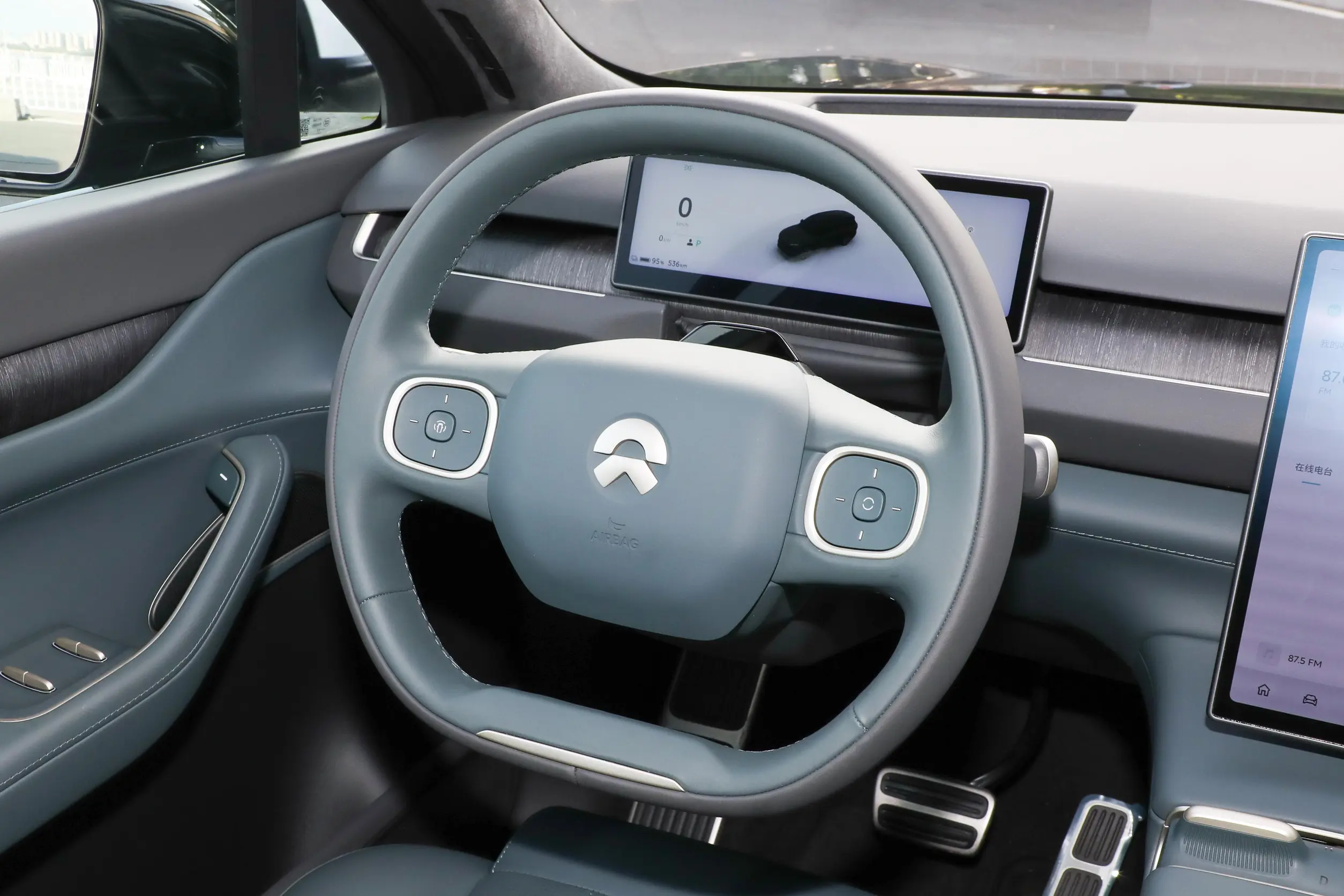 NIO ES8 2023 interior-2