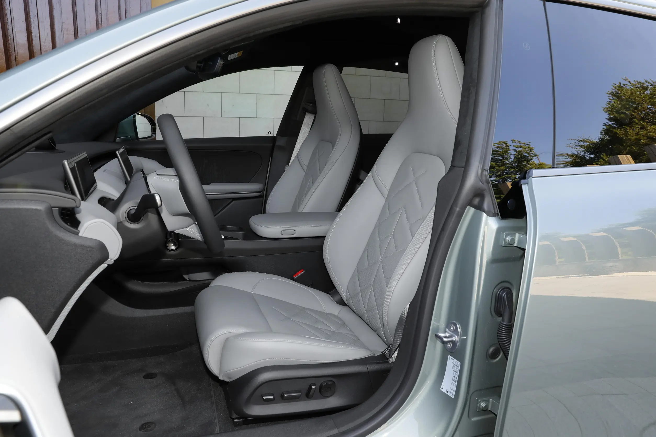 NIO ET5T 2023 space-1