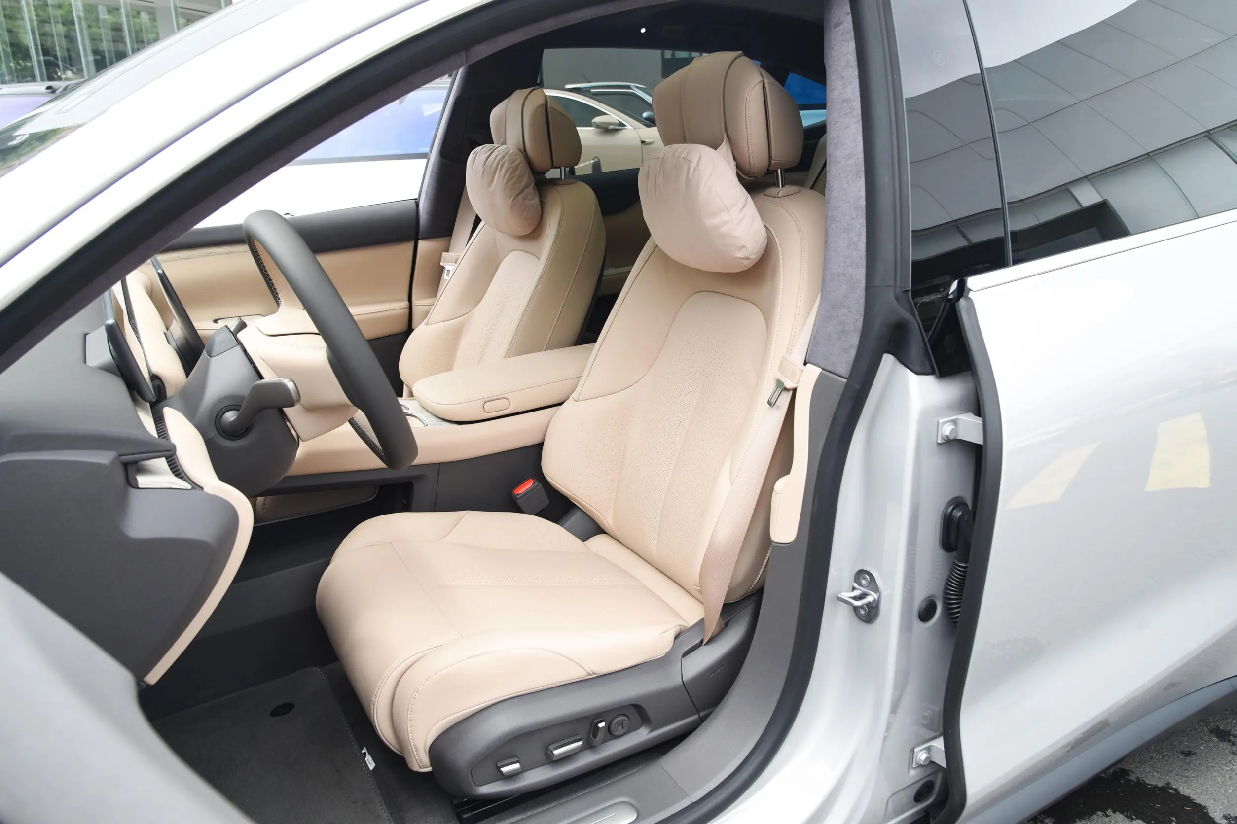 NIO ET7 2023 space-1