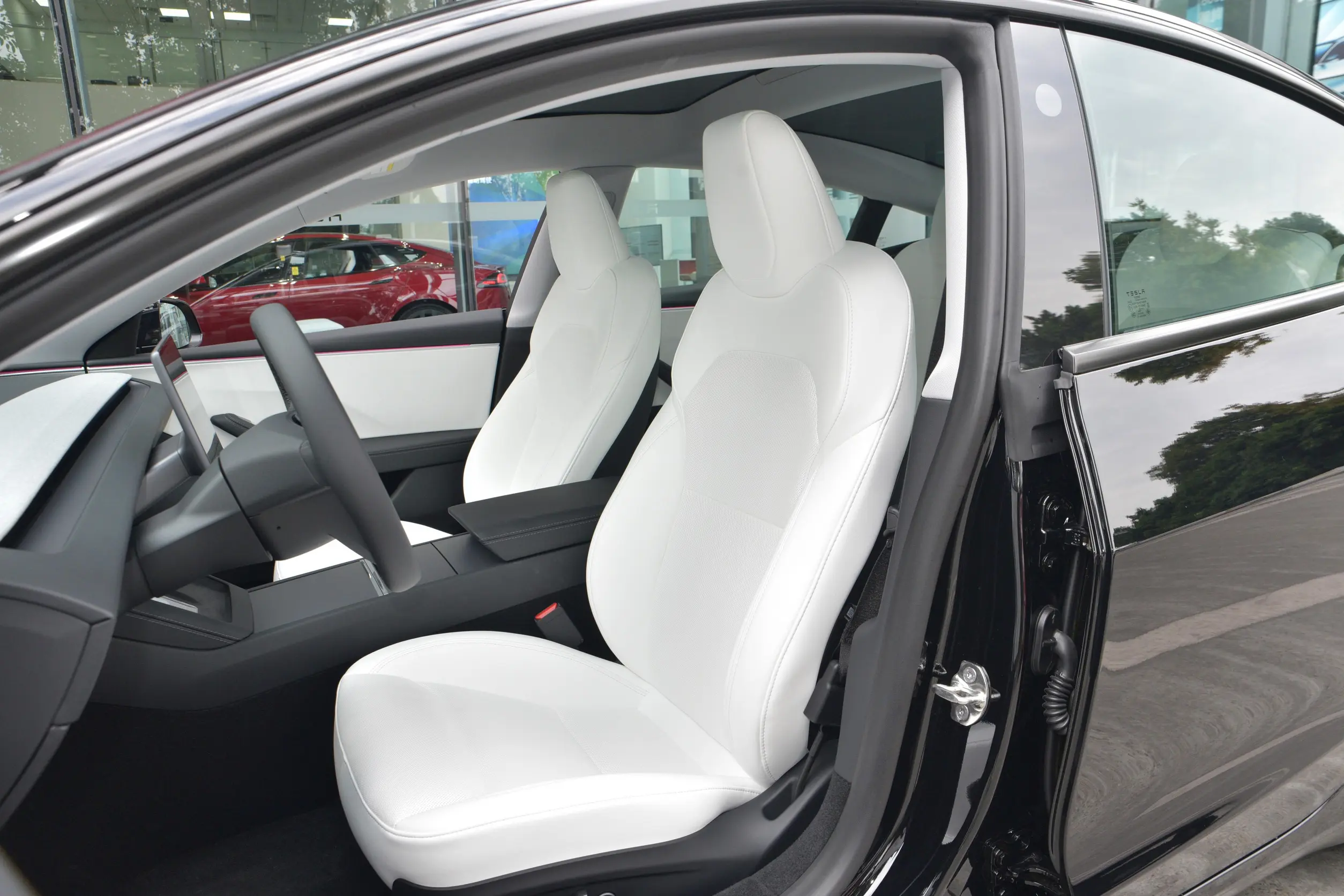 Tesla Model 3 2023 space-1