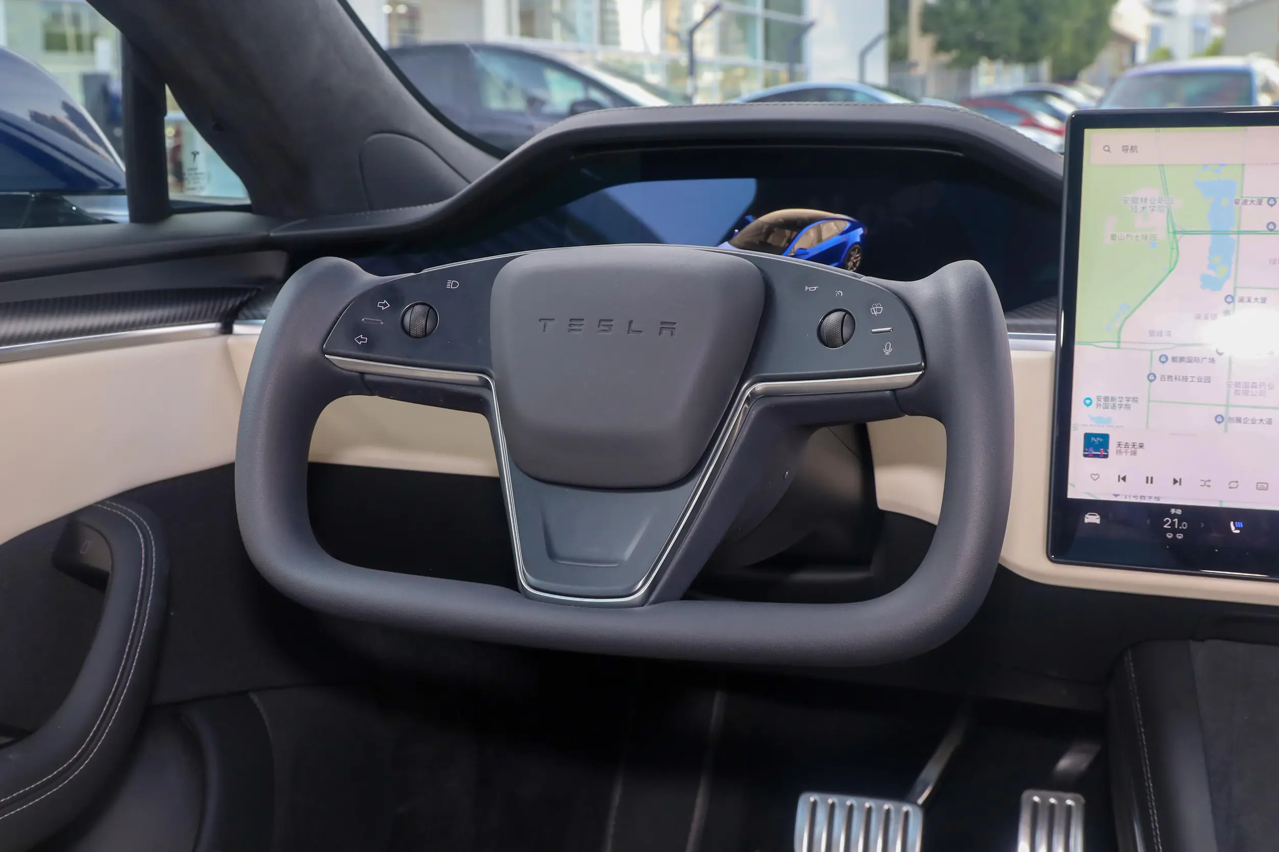 Tesla Model S 2023 interior-2