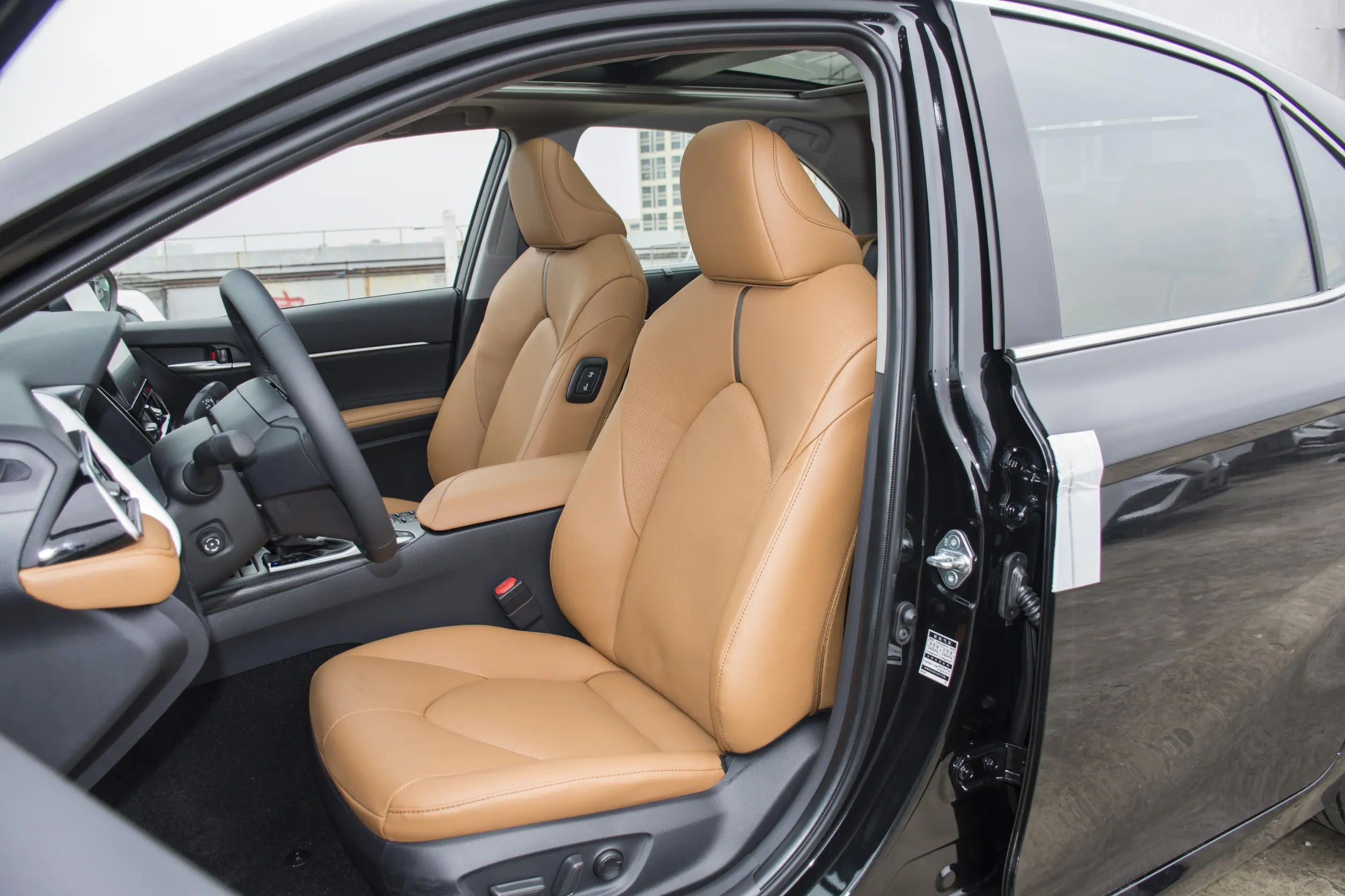 Toyota Camry 2023 space-1