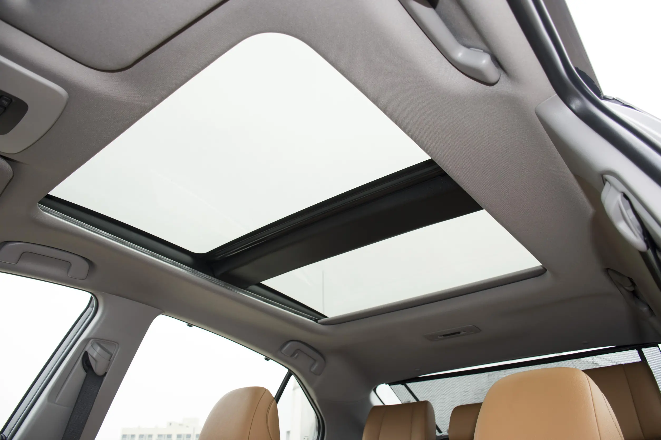 Toyota Camry 2023 space-3