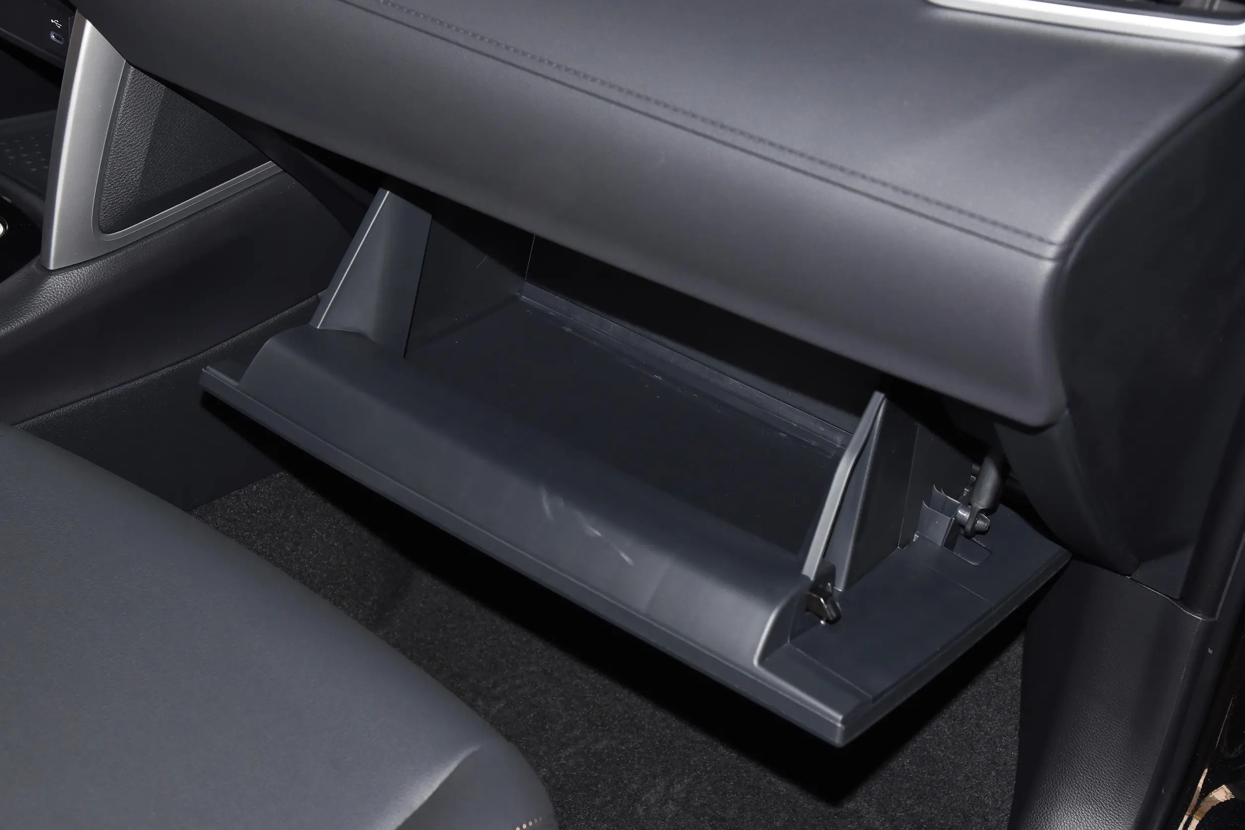 Toyota Frontlander 2023 interior-4