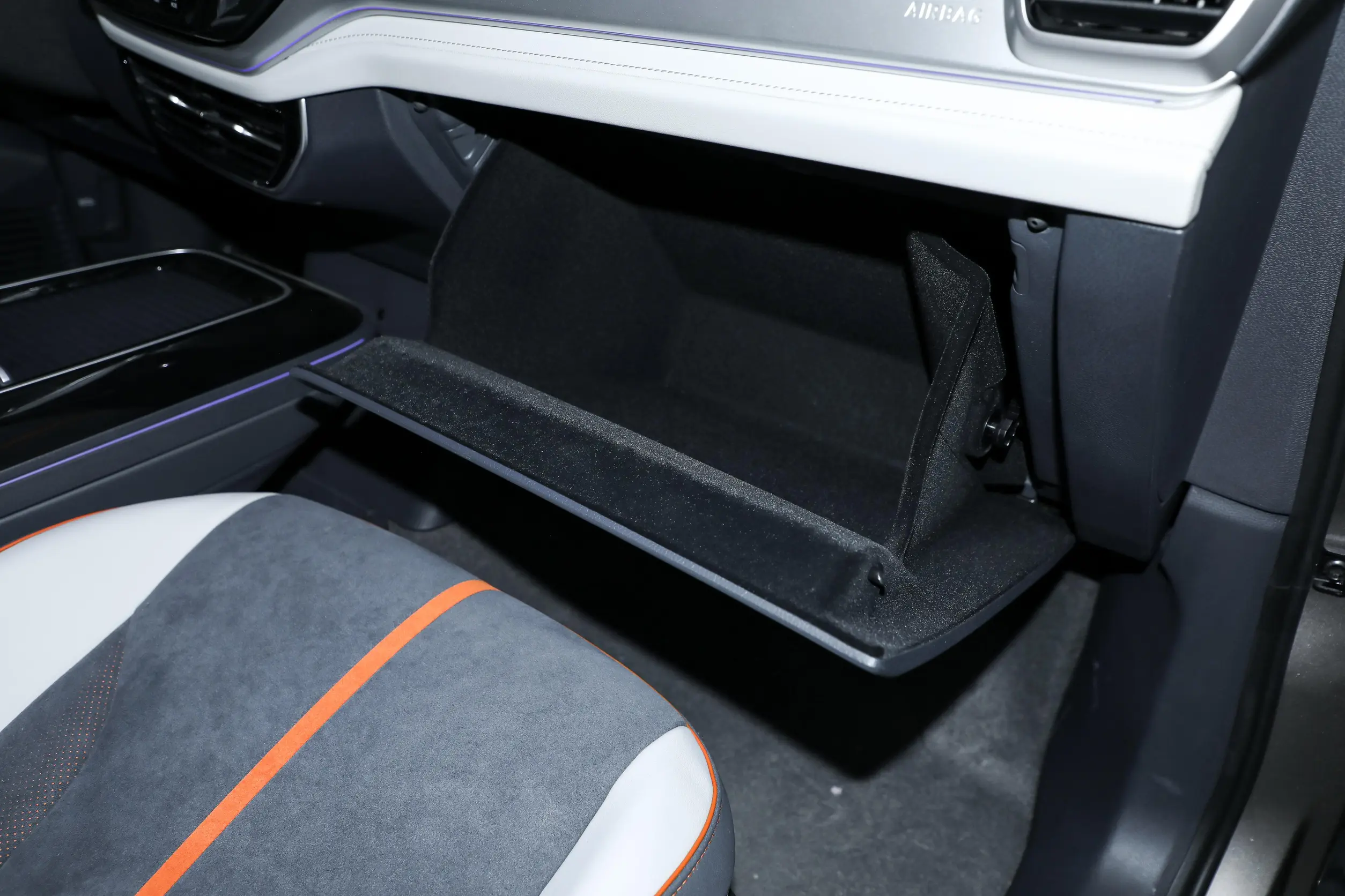 Volkswagen ID.6 CROZZ 2024 interior-4