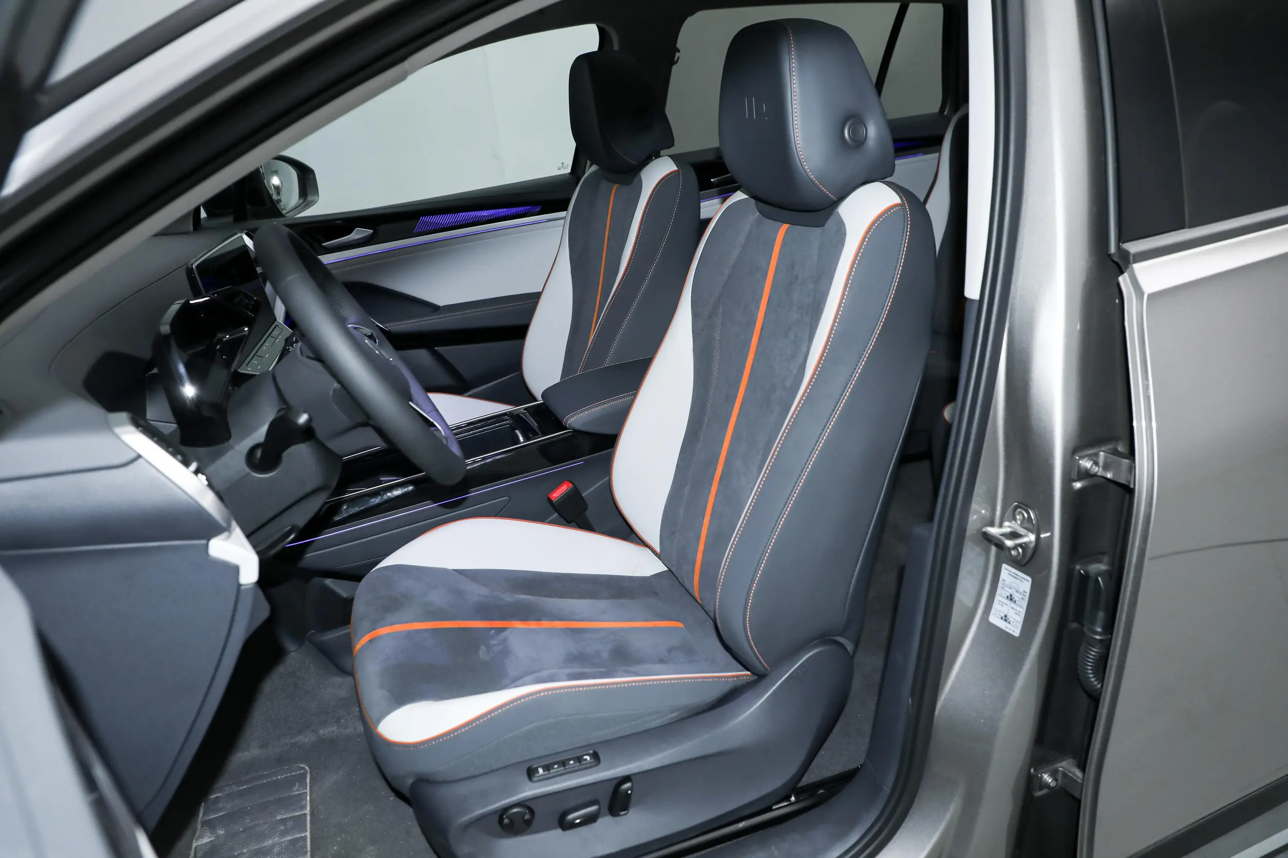 Volkswagen ID.6 CROZZ 2024 space-1