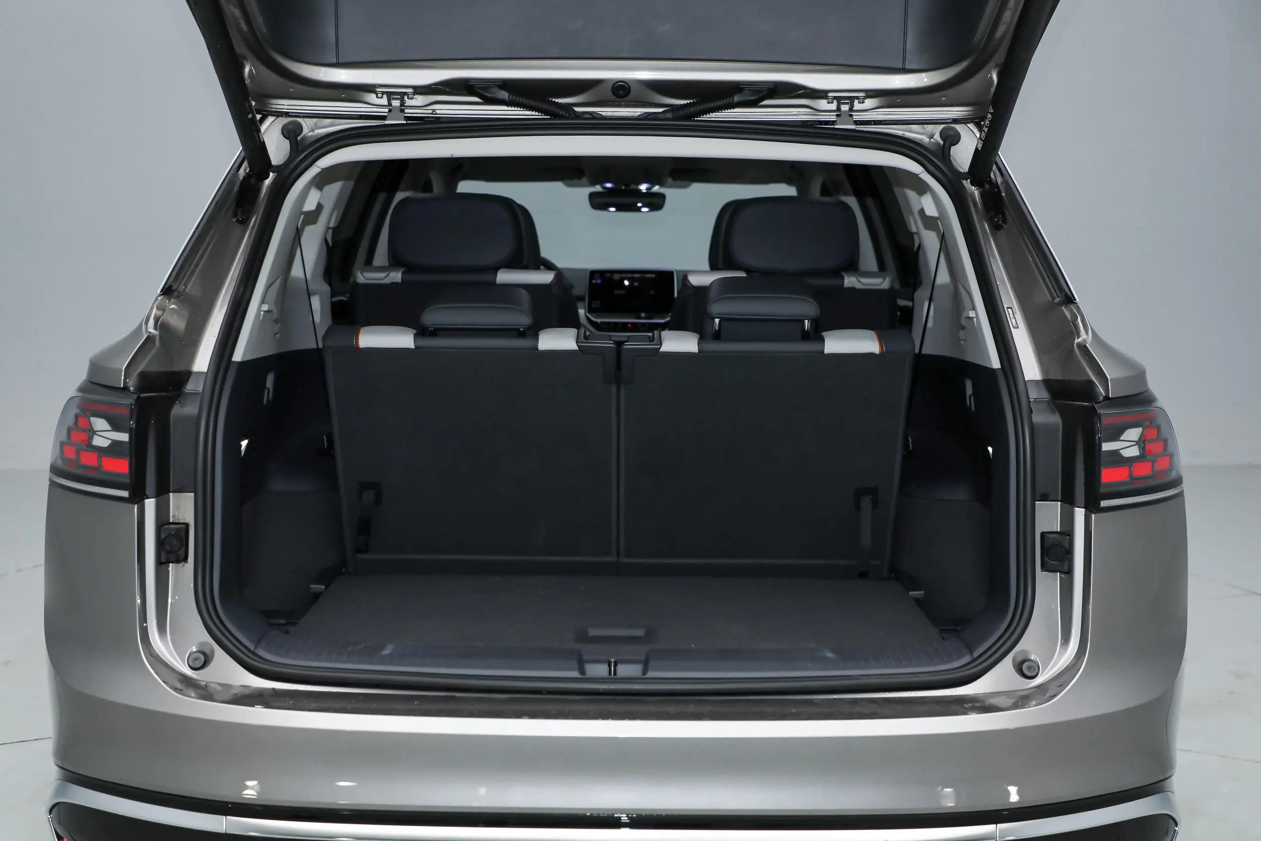 Volkswagen ID.6 CROZZ 2024 space-4