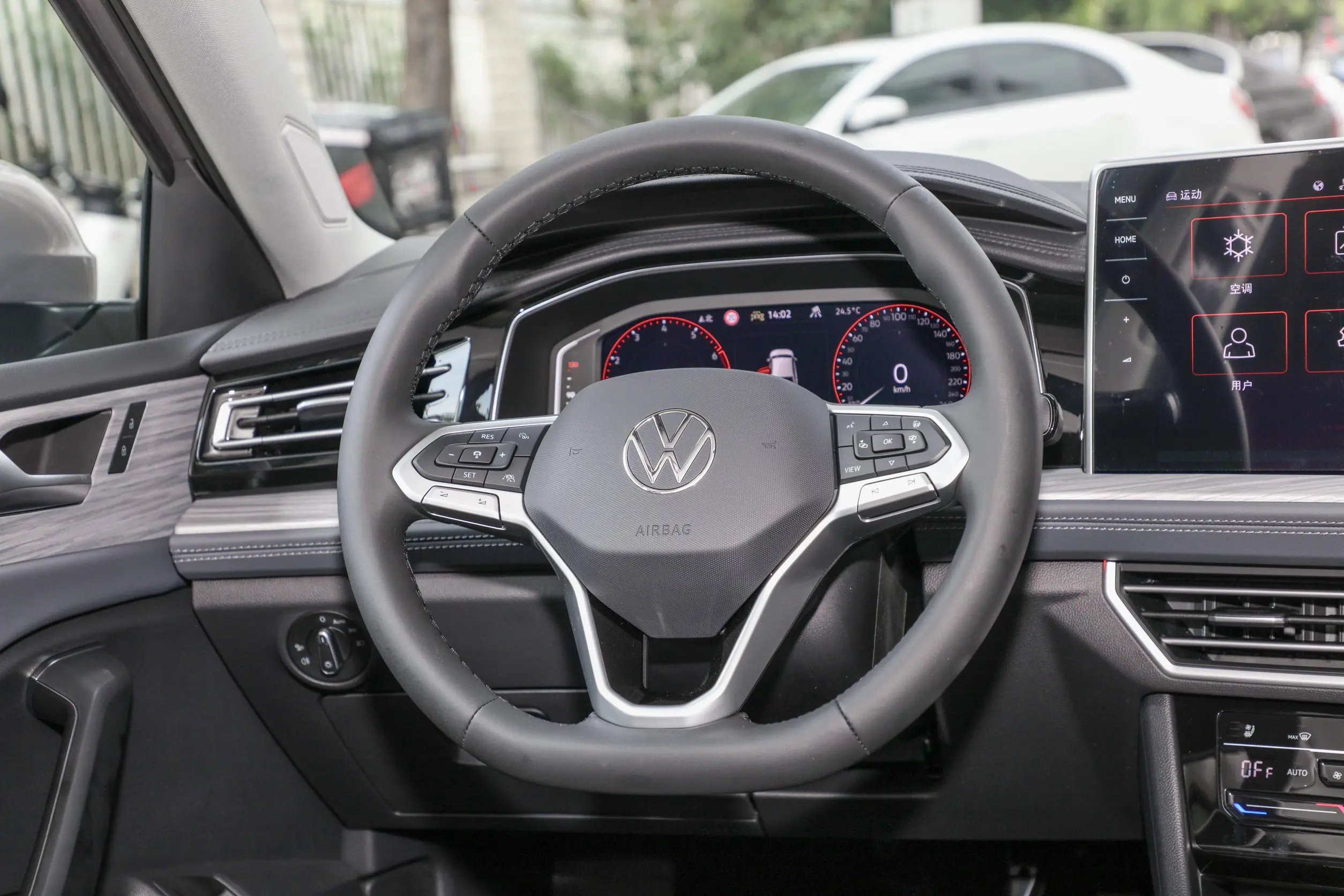 Volkswagen Sagitar 2023 interior-2