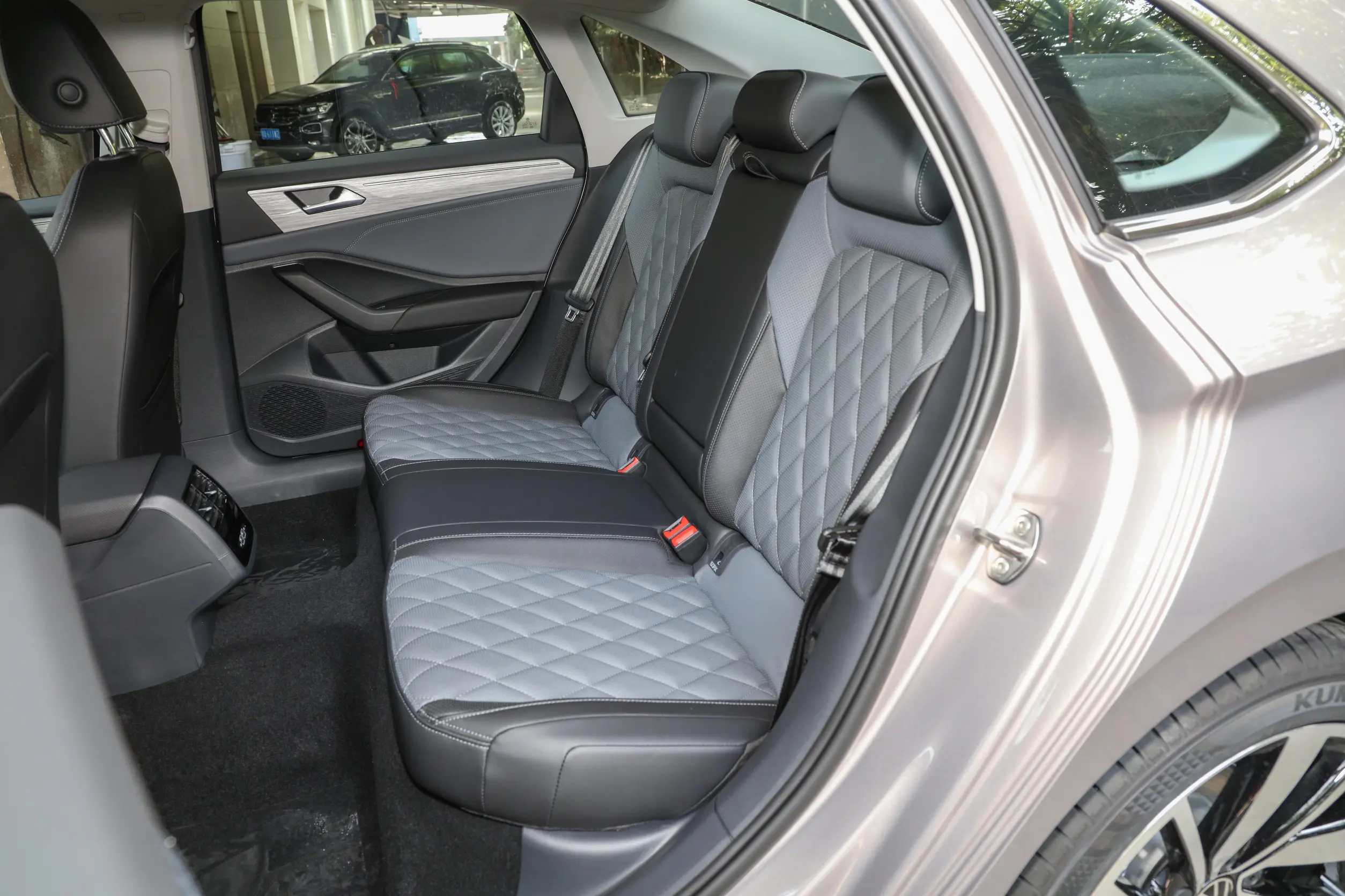 Volkswagen Sagitar 2023 space-2