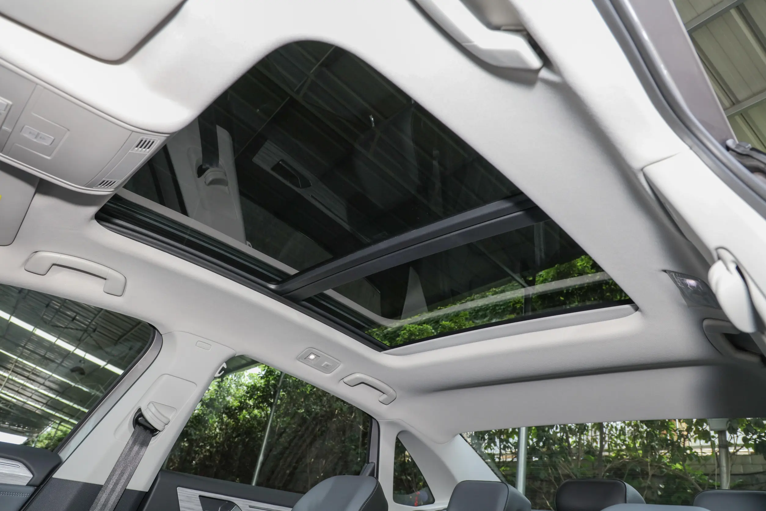 Volkswagen Sagitar 2023 space-3