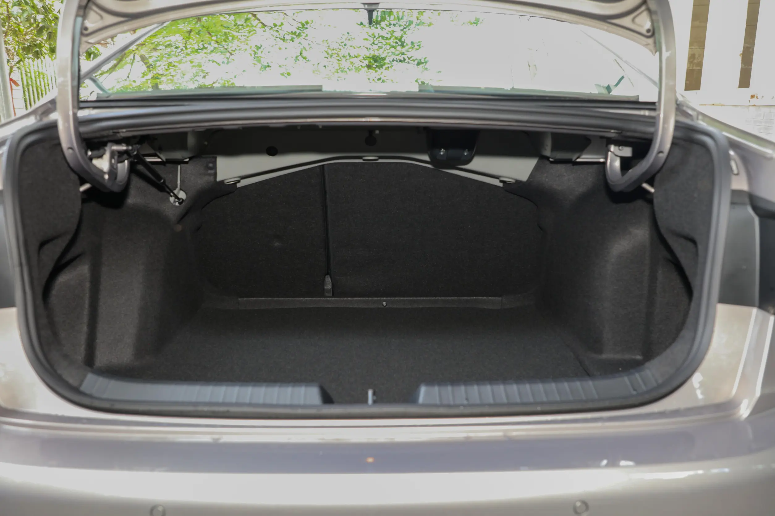 Volkswagen Sagitar 2023 space-4