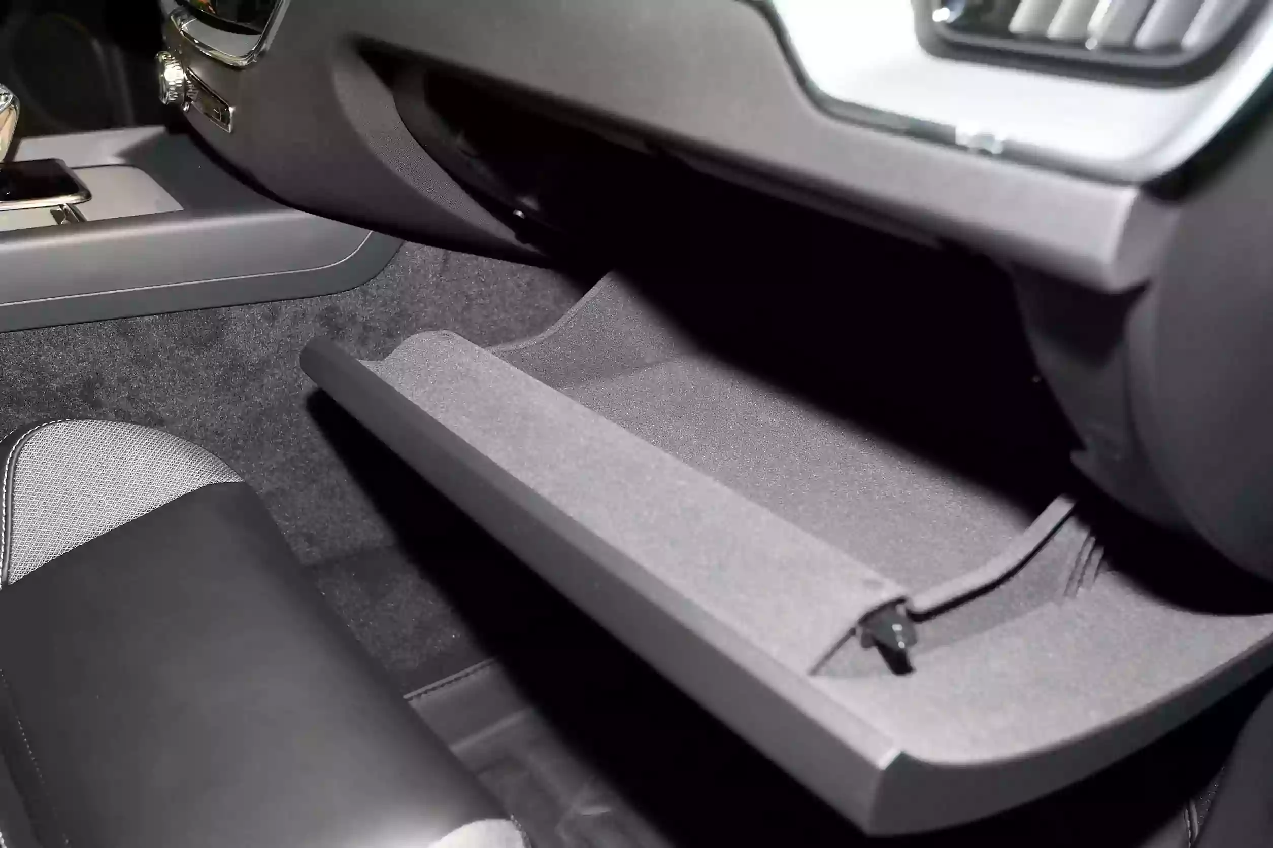 Volvo XC60 2024 interior-4