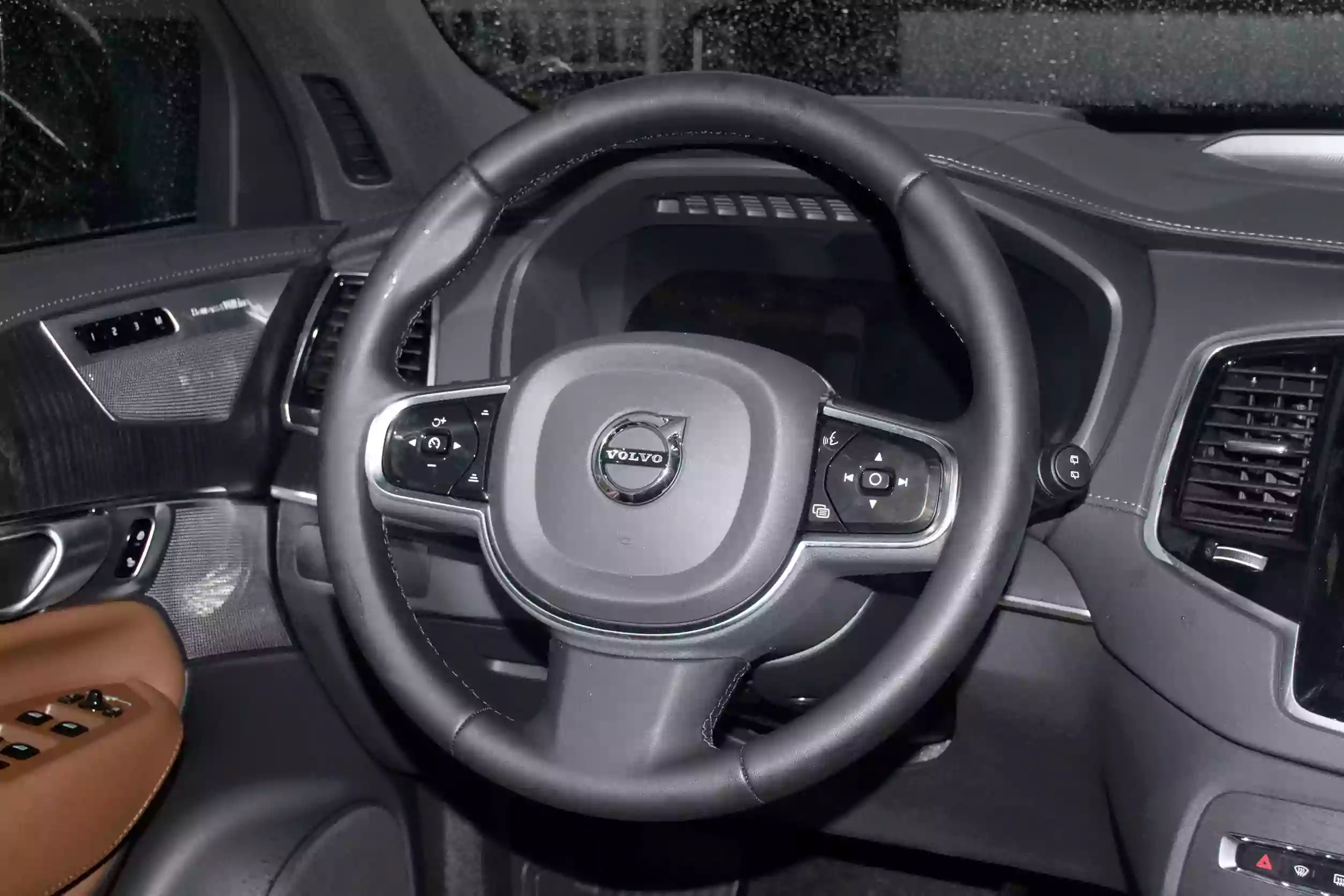 Volvo XC90 2024 interior-2
