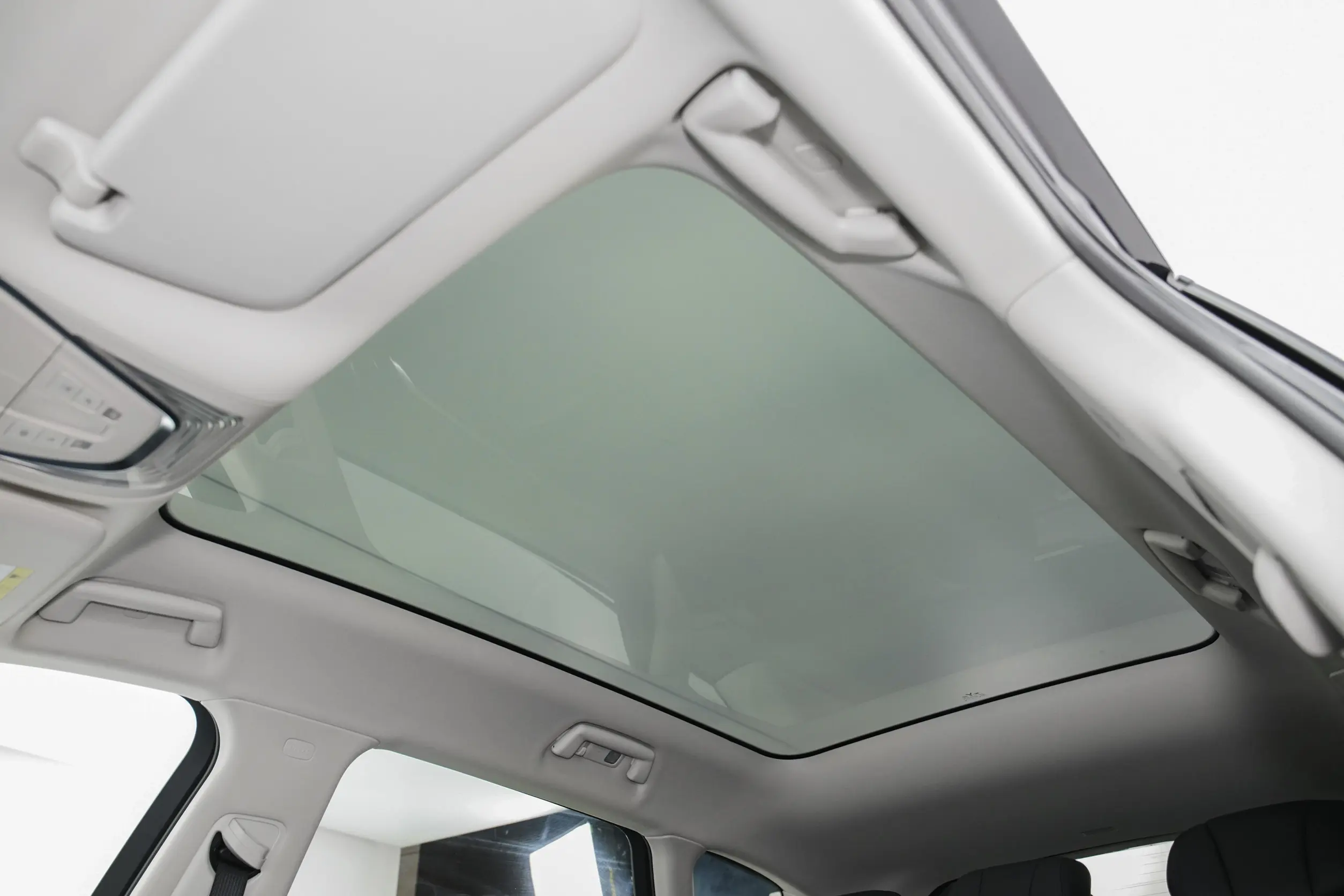 Voyah FREE 2024 space-3