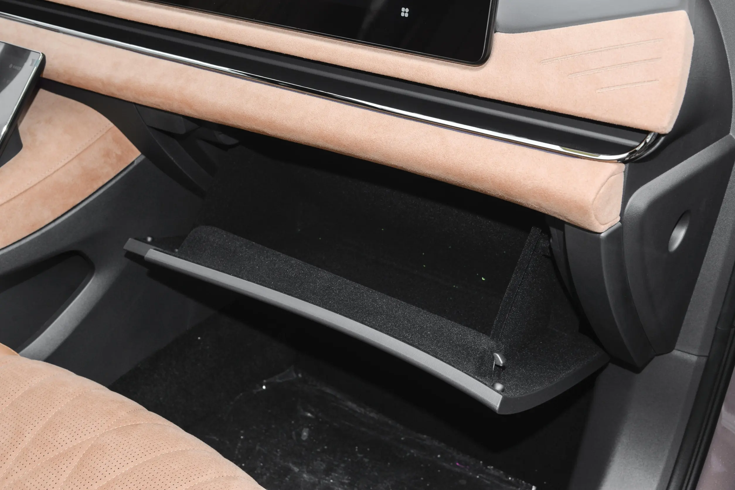 Voyah Passion 2023 interior-4