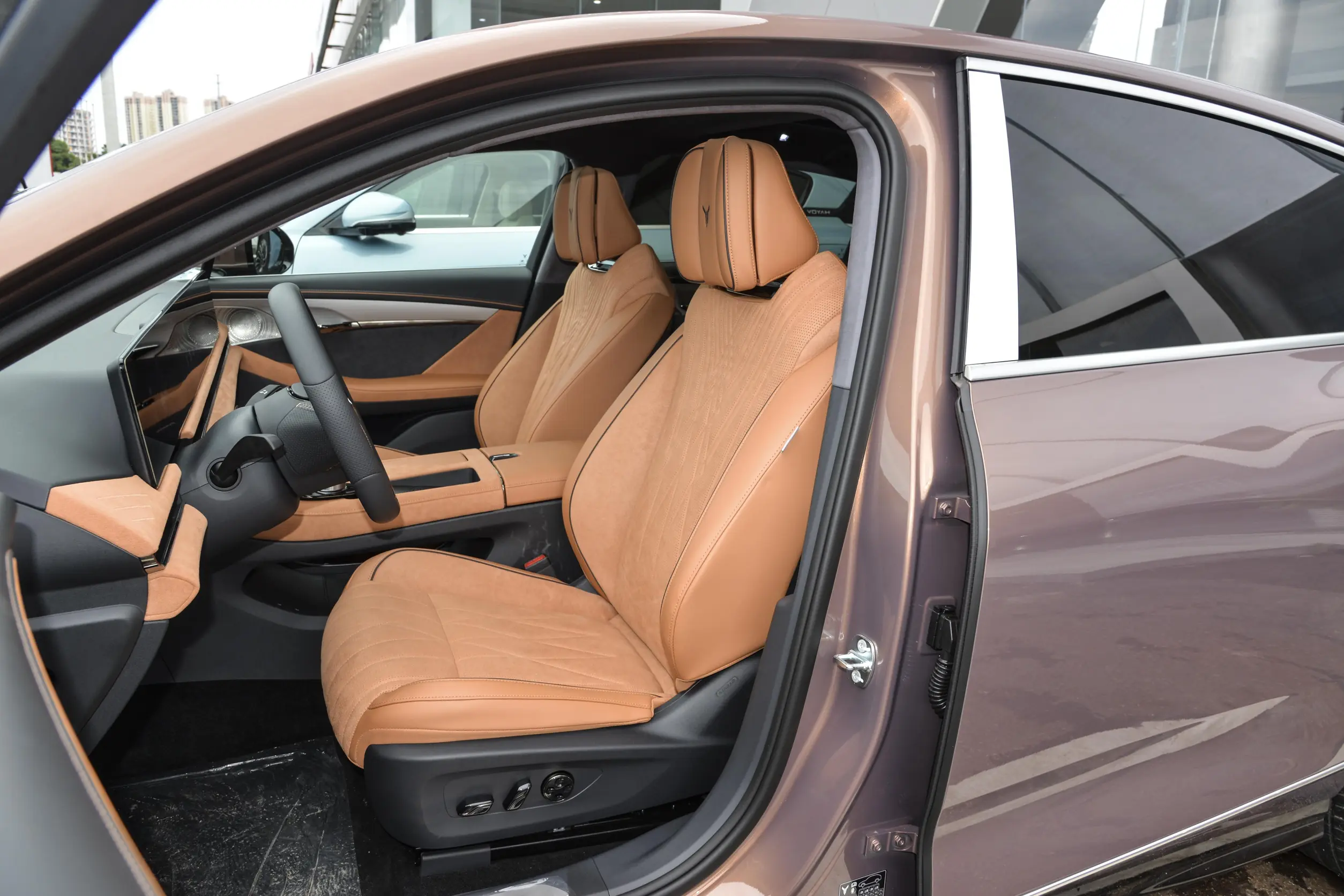 Voyah Passion 2023 space-1