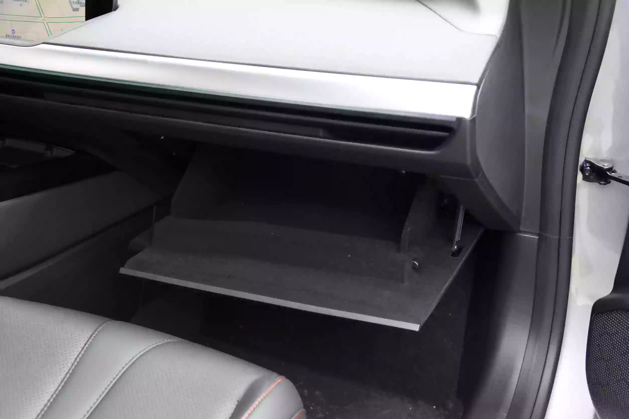 Xpeng P7 2023 interior-4