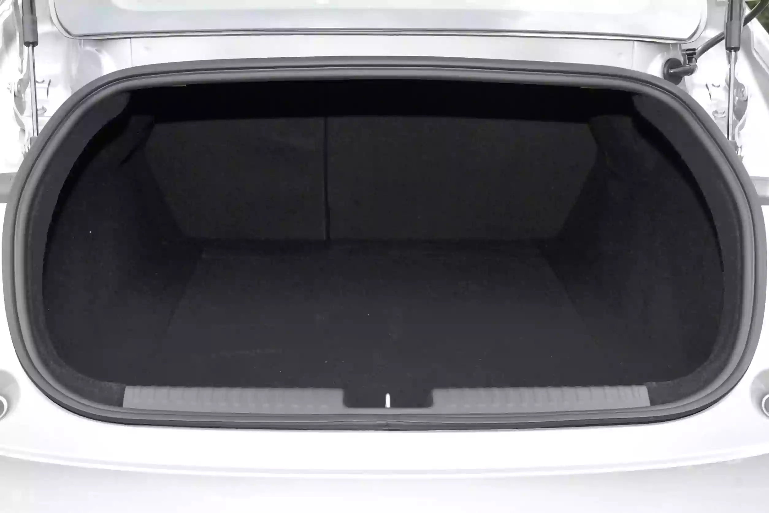 Xpeng P7 2023 space-4