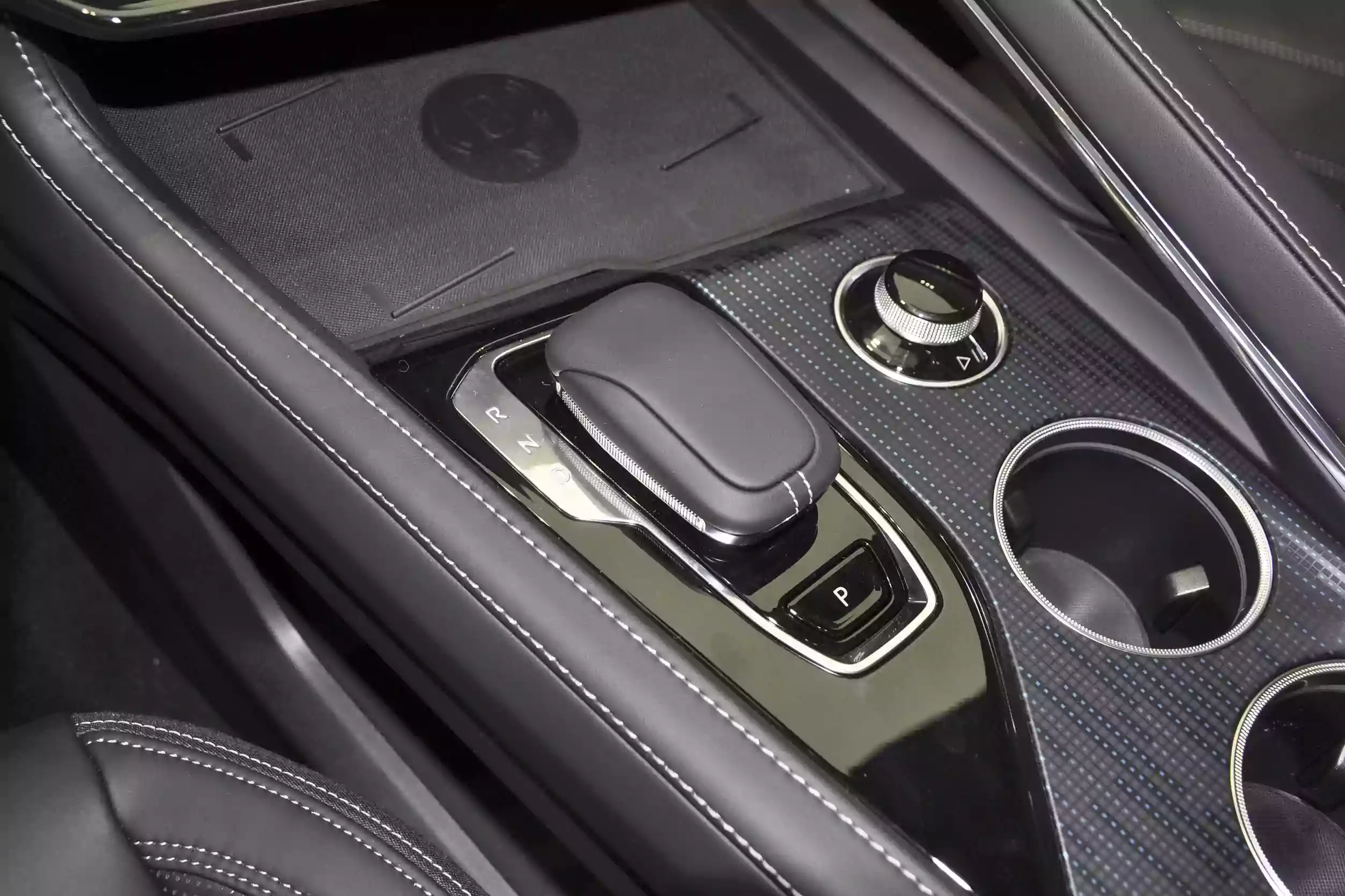 Zeekr 001 2023 interior-3