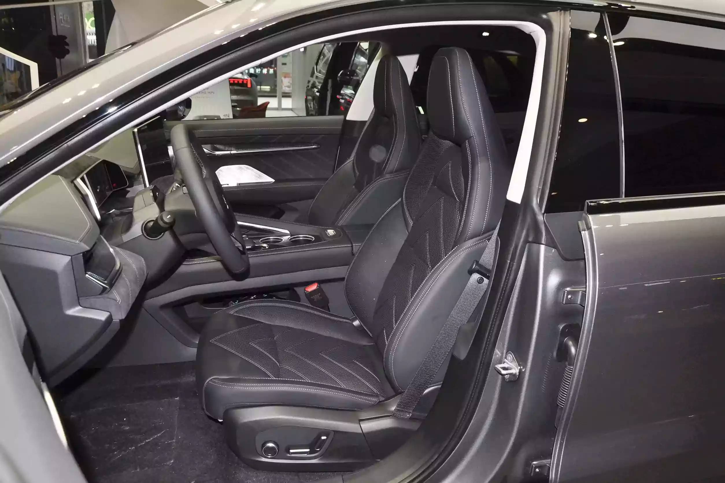 Zeekr 001 2023 space-1