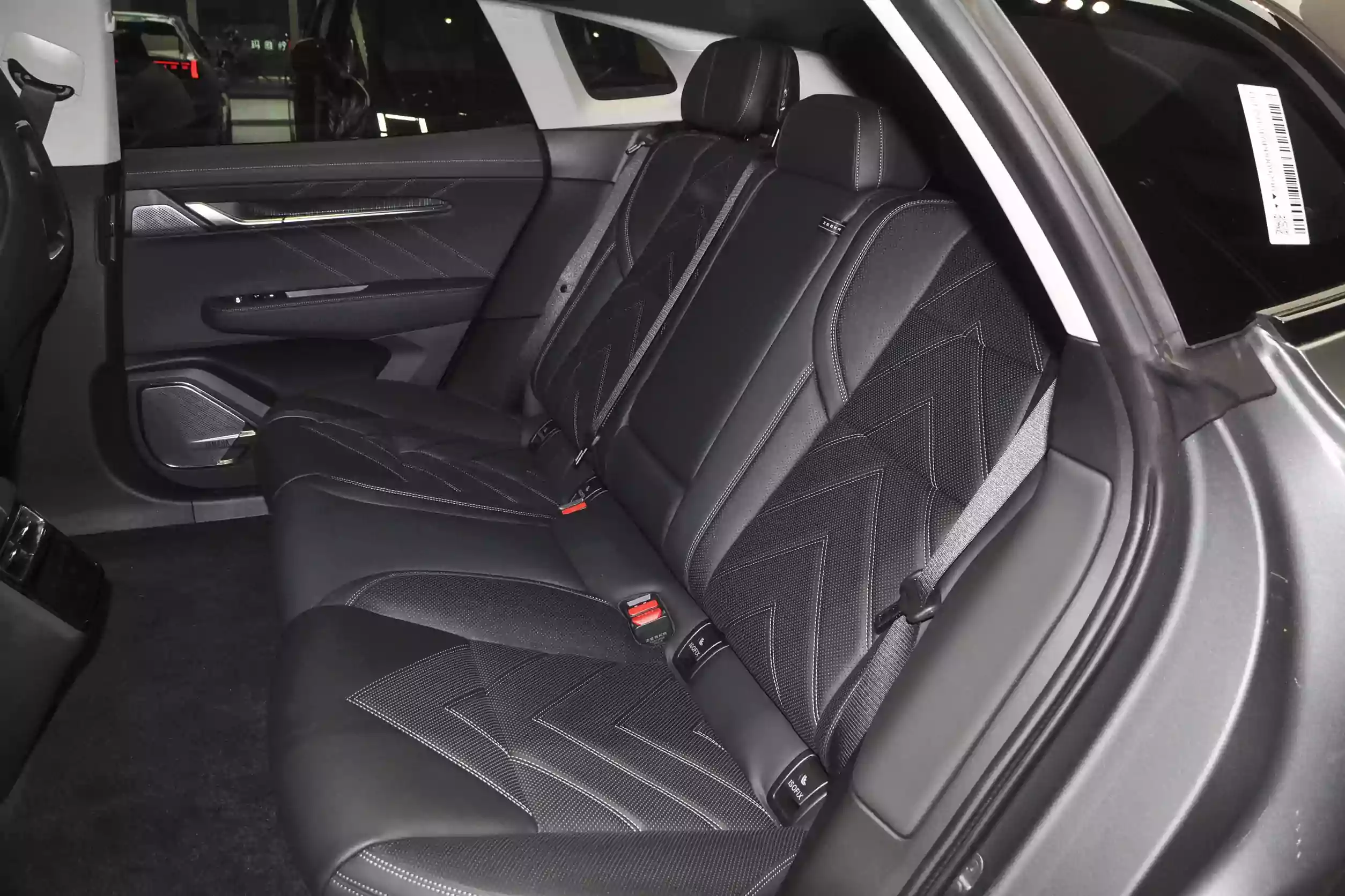 Zeekr 001 2023 space-2