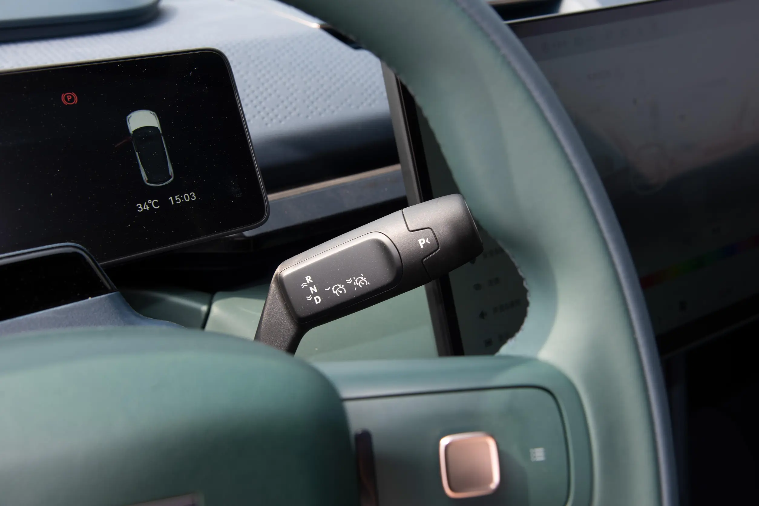 Zeekr X 2023 interior-3