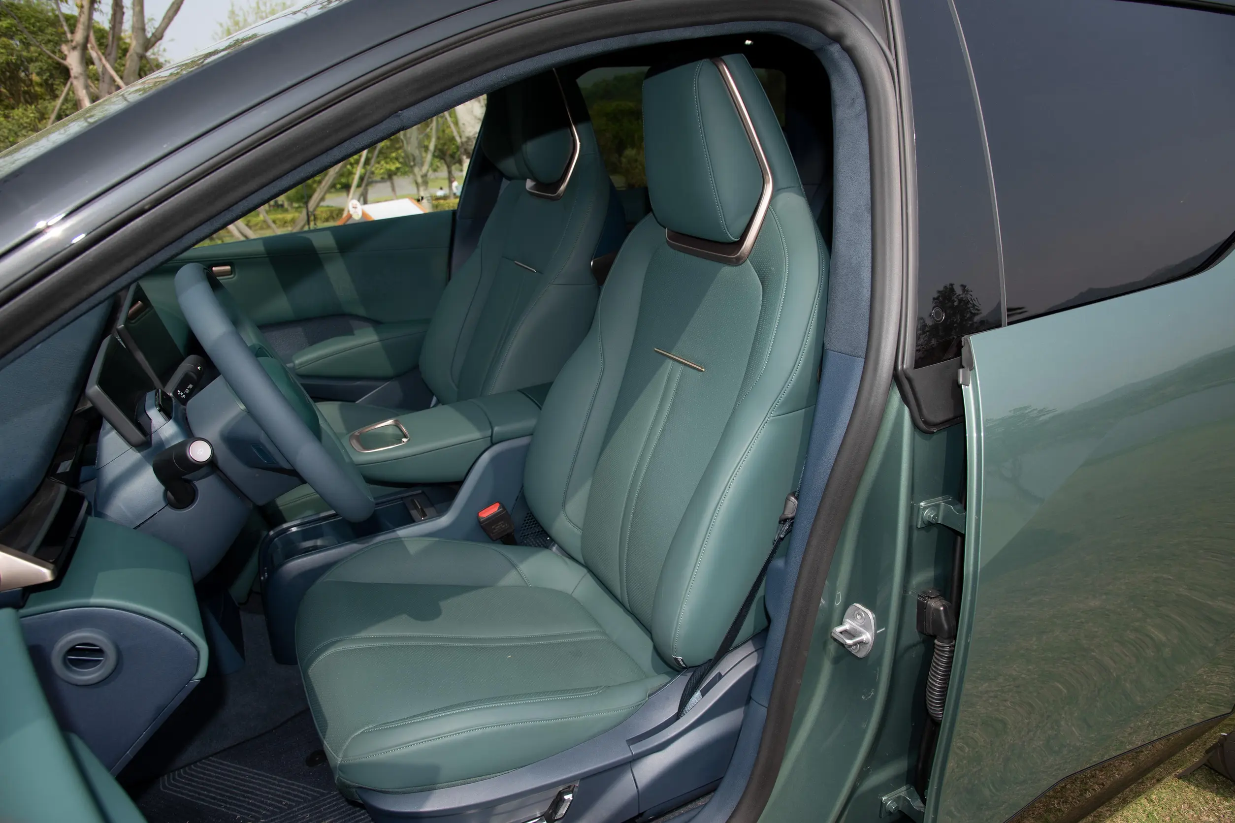 Zeekr X 2023 space-1