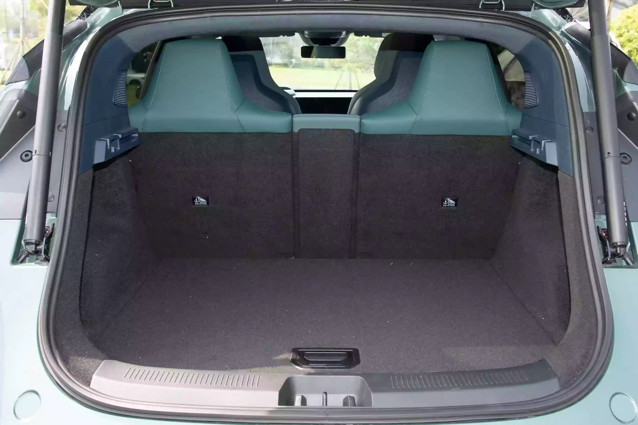 Zeekr X 2023 space-4