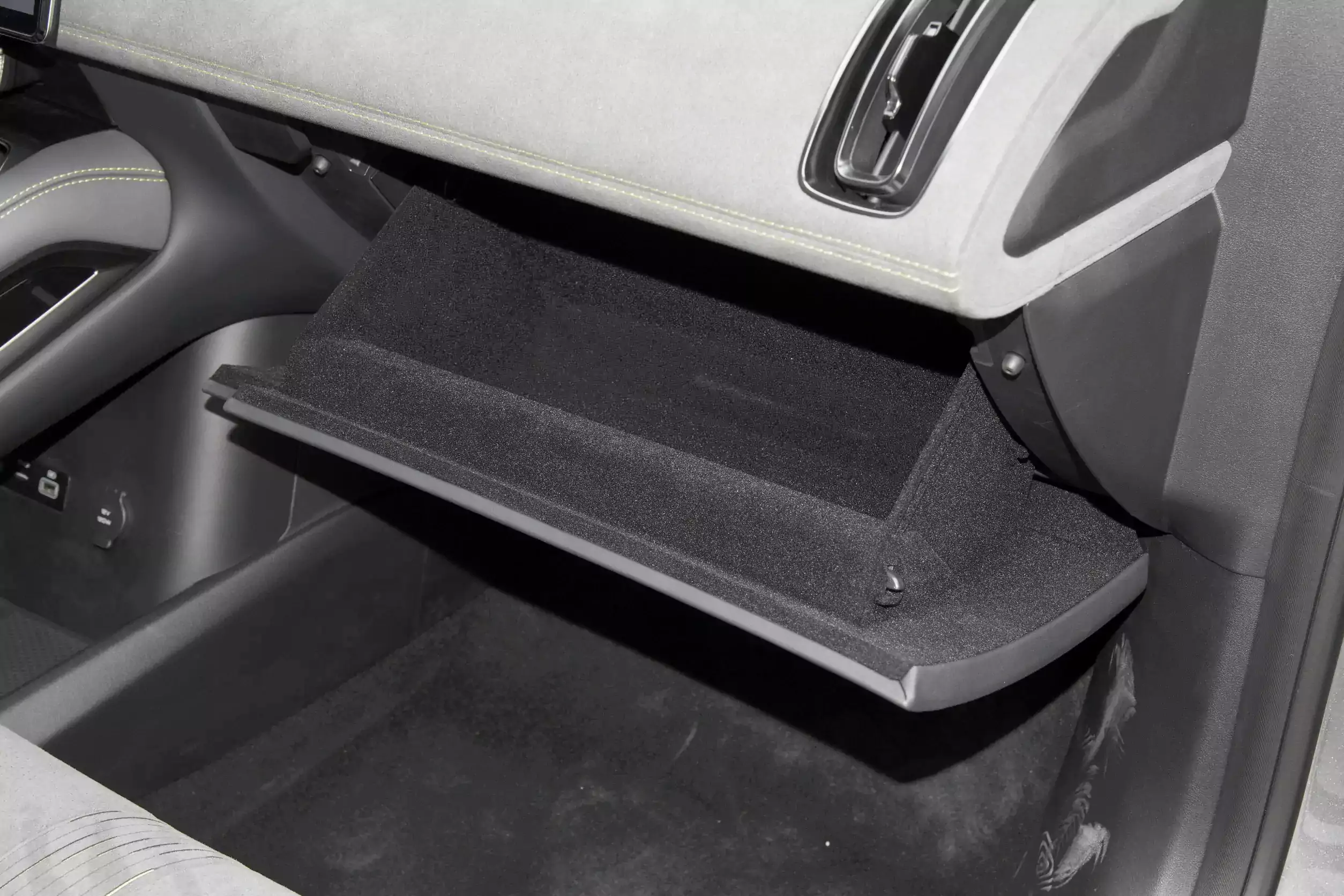 BYD Song L 2024 interior-4