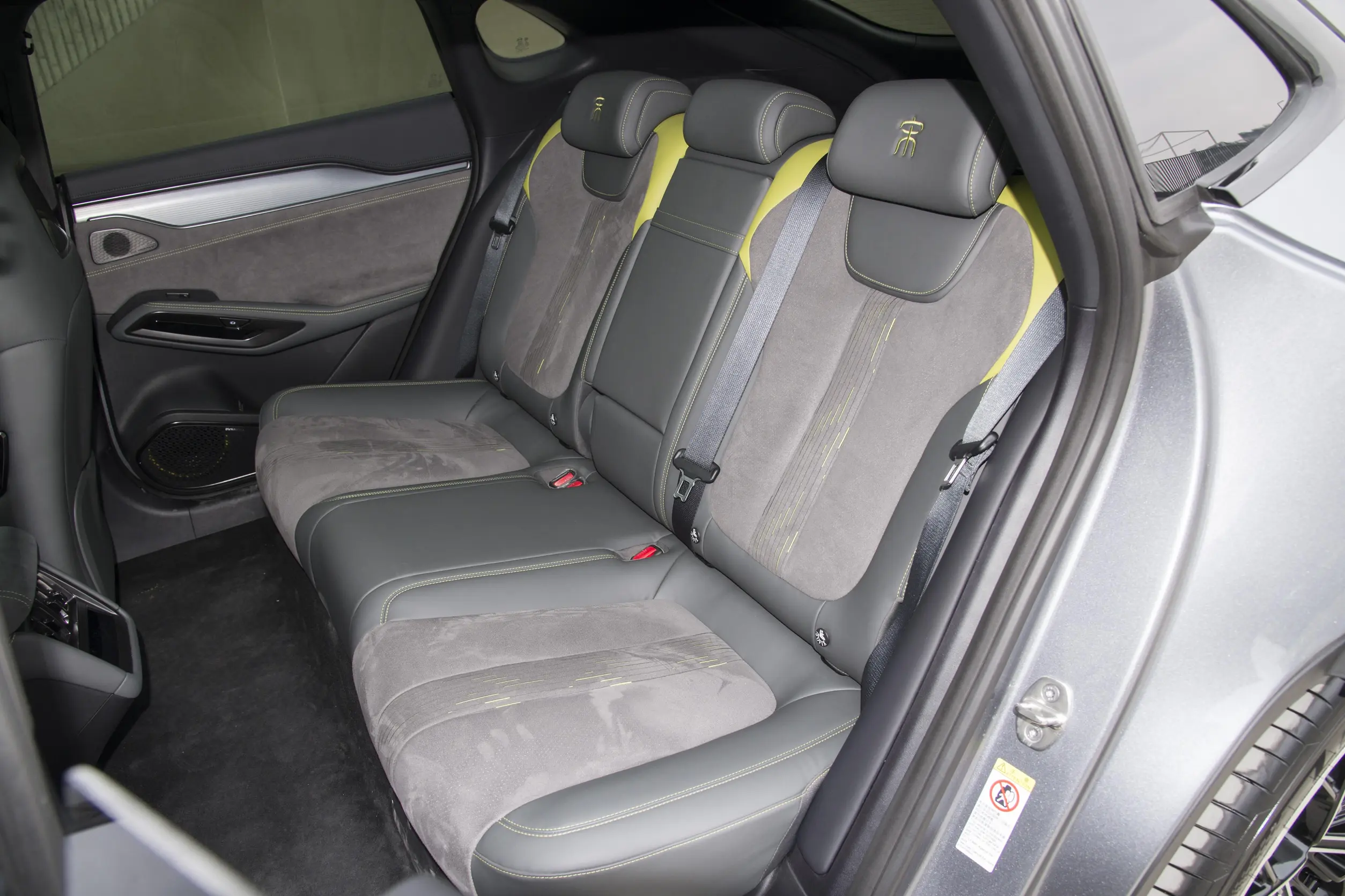 BYD Song L 2024 space-2