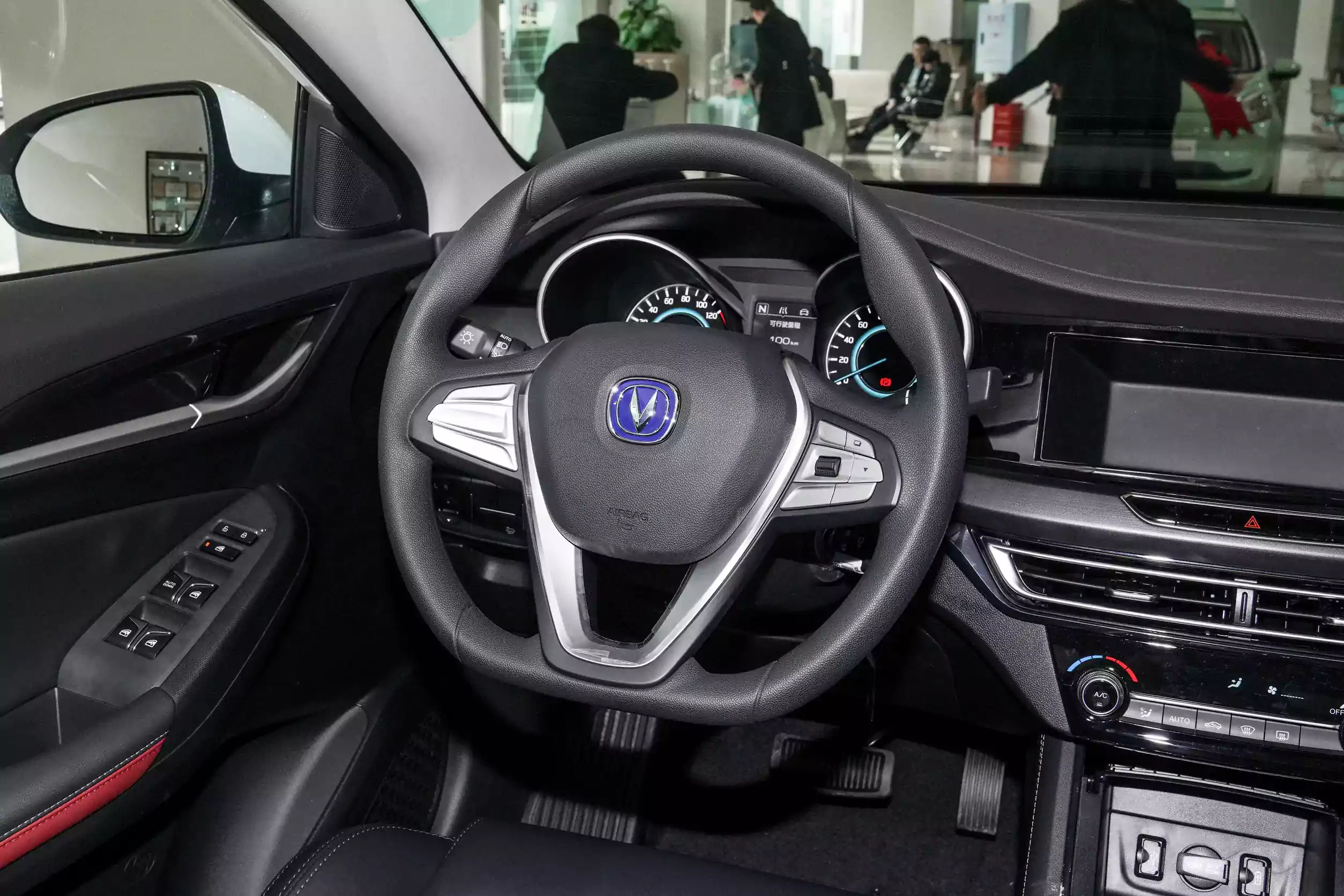 Changan EADO EV 2024 interior-2