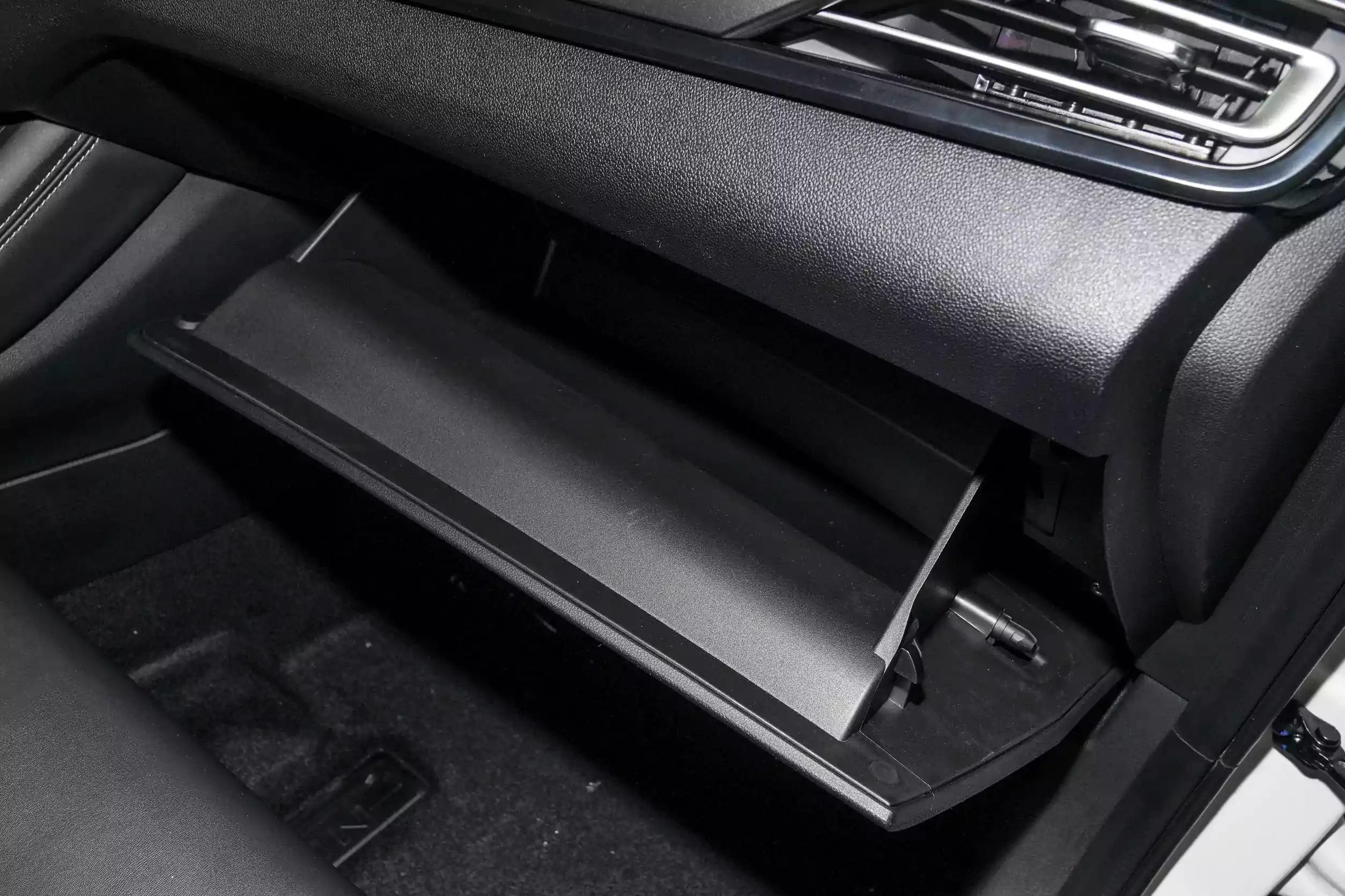 Changan EADO EV 2024 interior-4