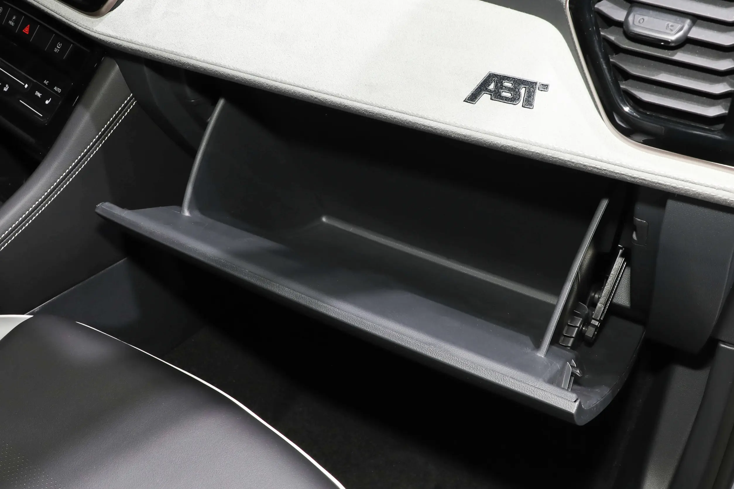 Jetta VS7 2023 interior-4