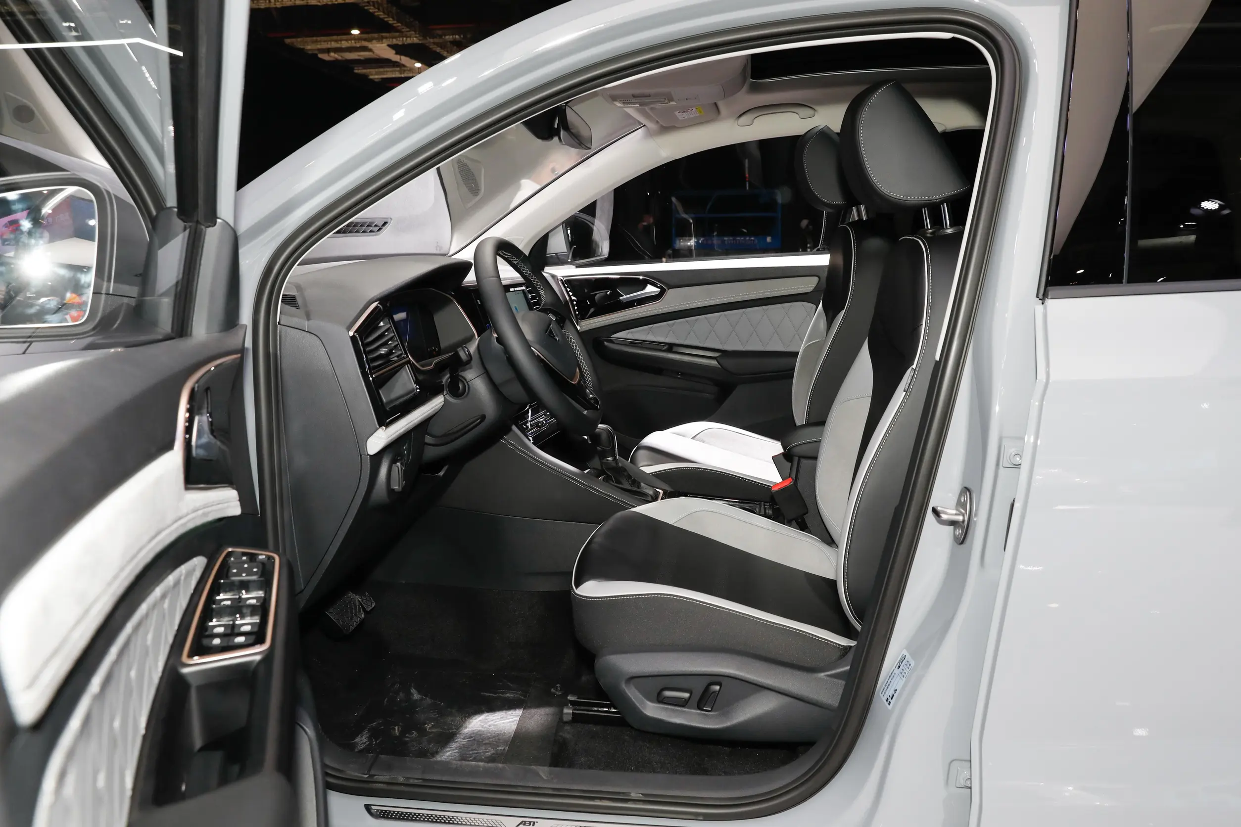 Jetta VS7 2023 space-1