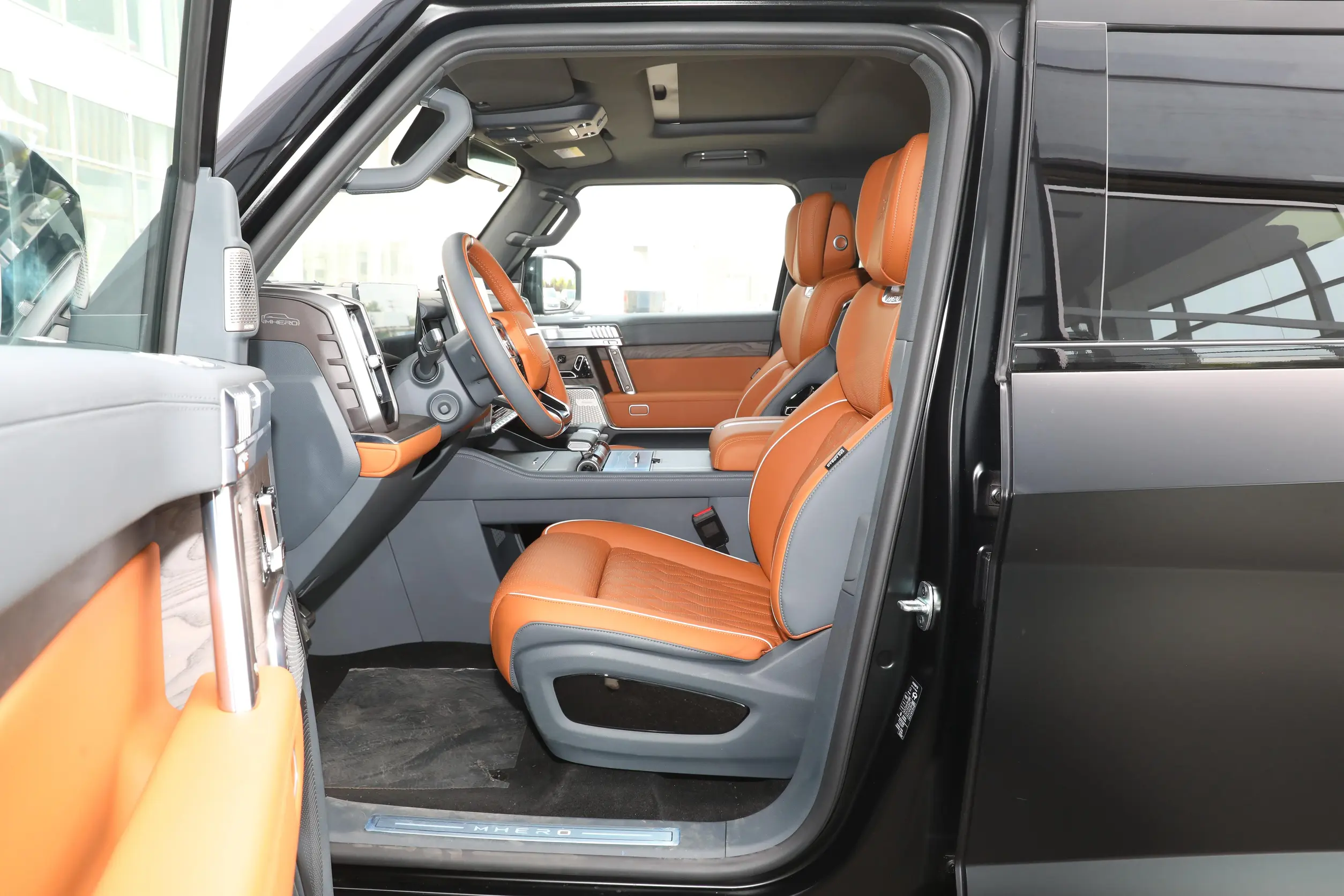 M-Hero 917 EV 2023 space-1