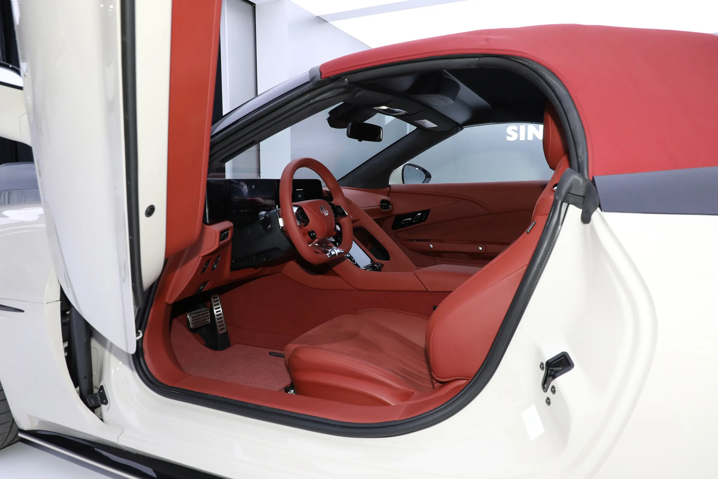 MG Cyberster 2024 space-1