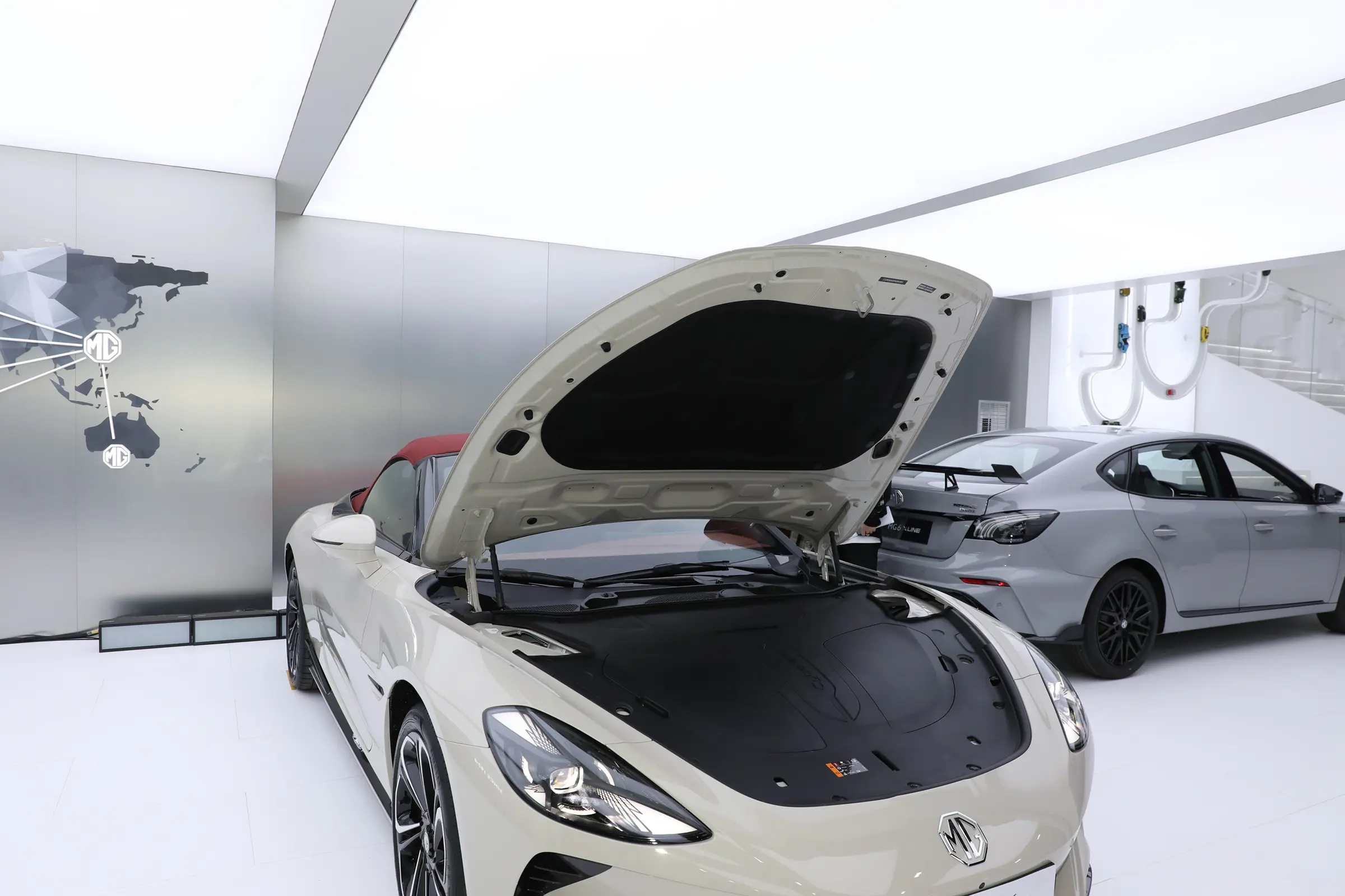 MG Cyberster 2024 space-4