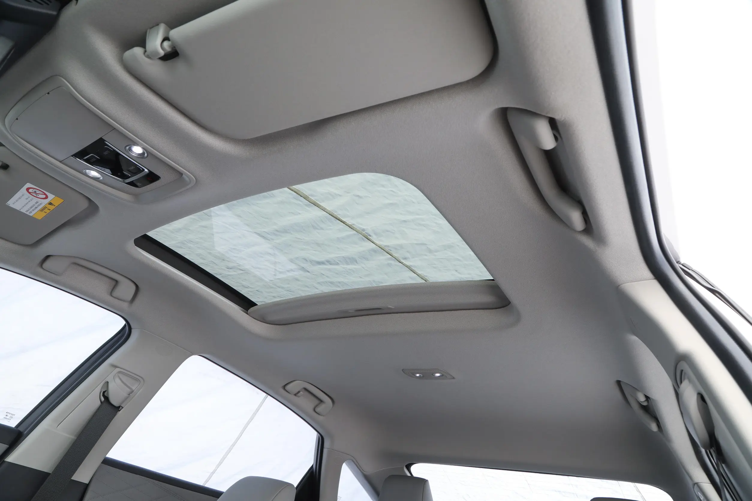 Toyota bZ3 2024 space-3