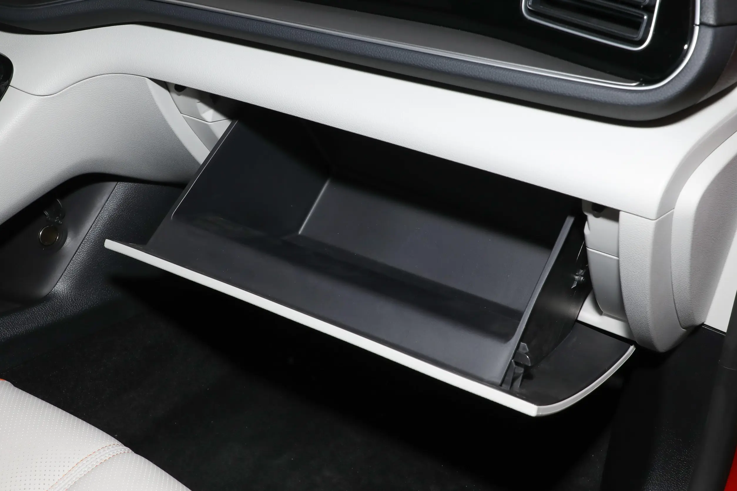 BYD Qin PLUS EV 2024 interior-4