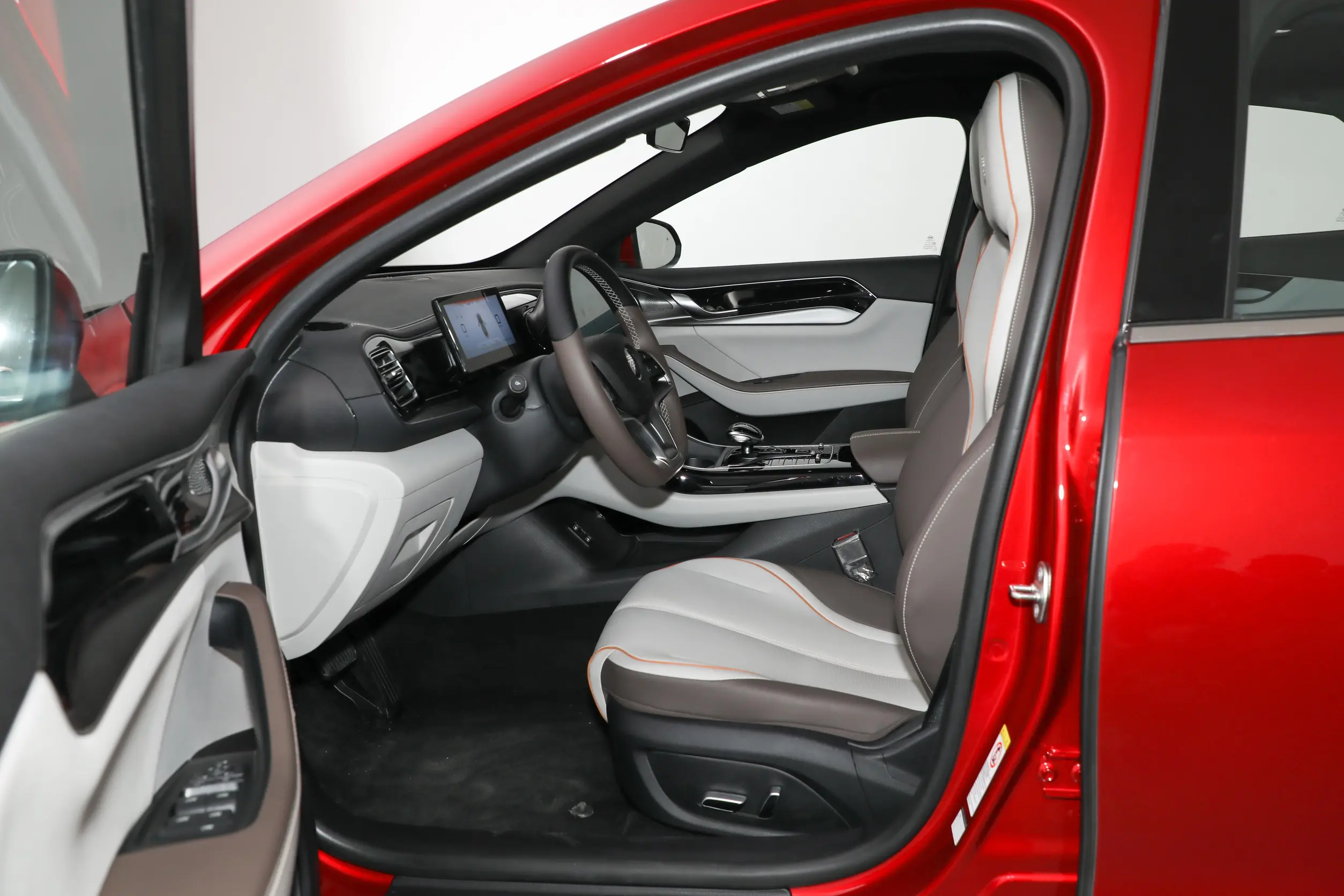 BYD Qin PLUS EV 2024 space-1