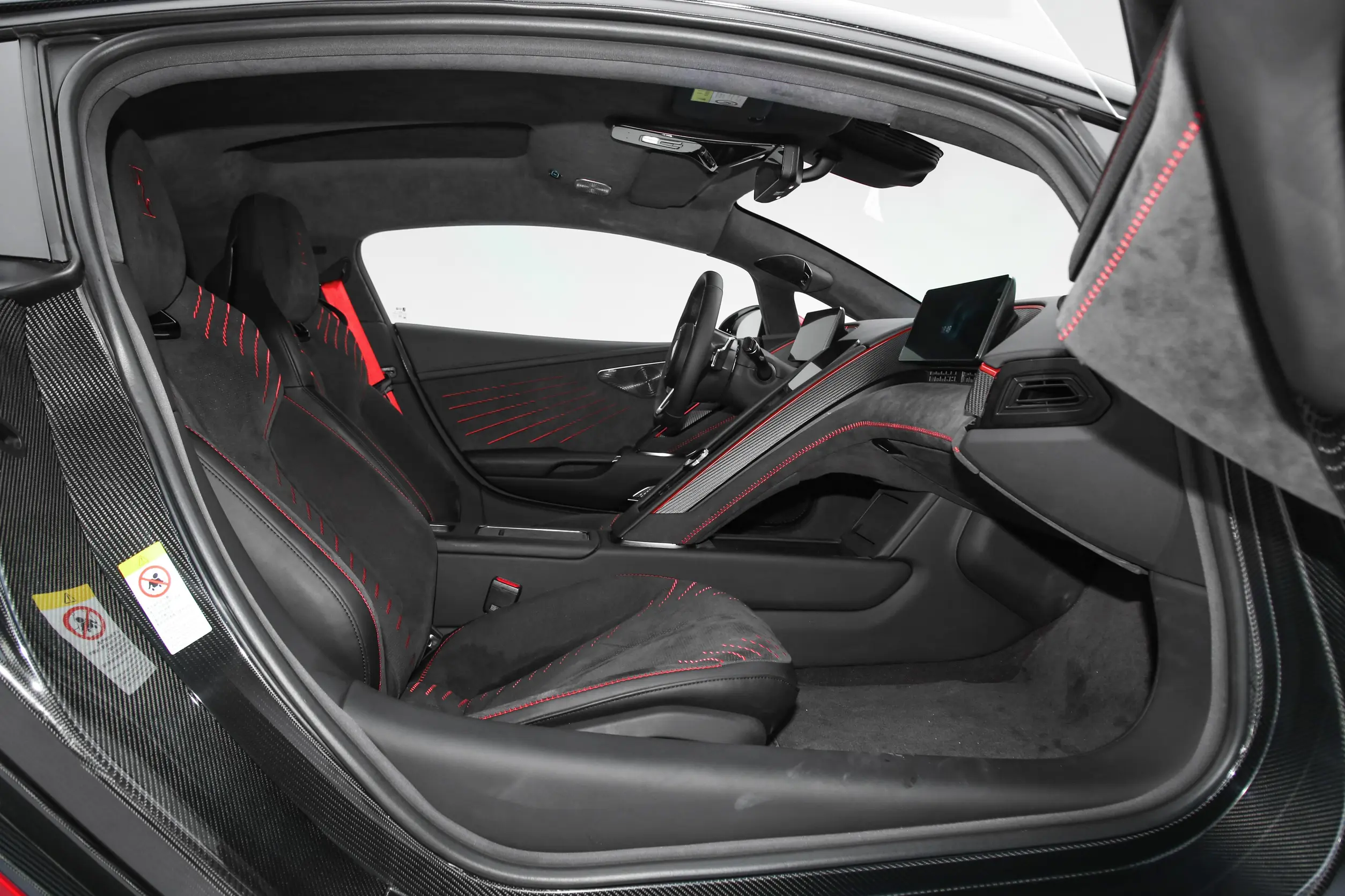 BYD Yangwang U9 space-2