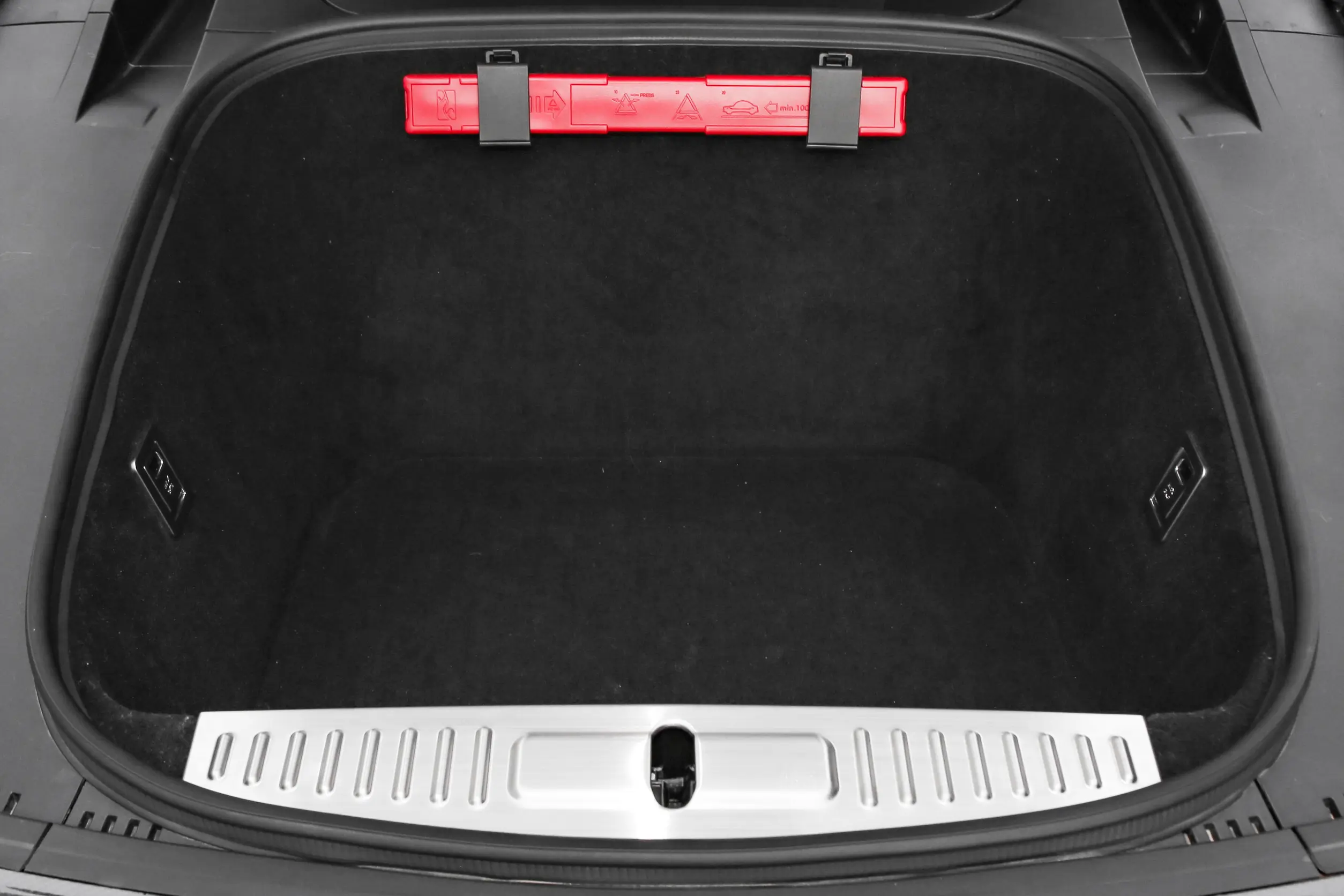 BYD Yangwang U9 space-4