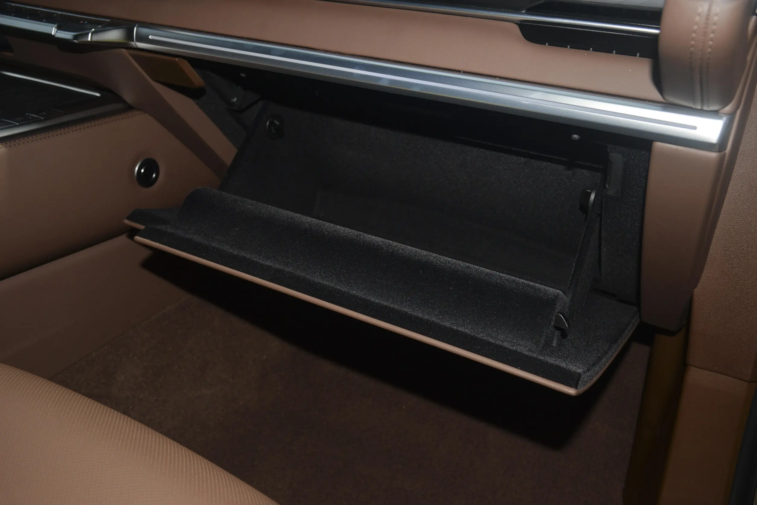 GWM Tank 700 Hi4-T 2024 interior-4