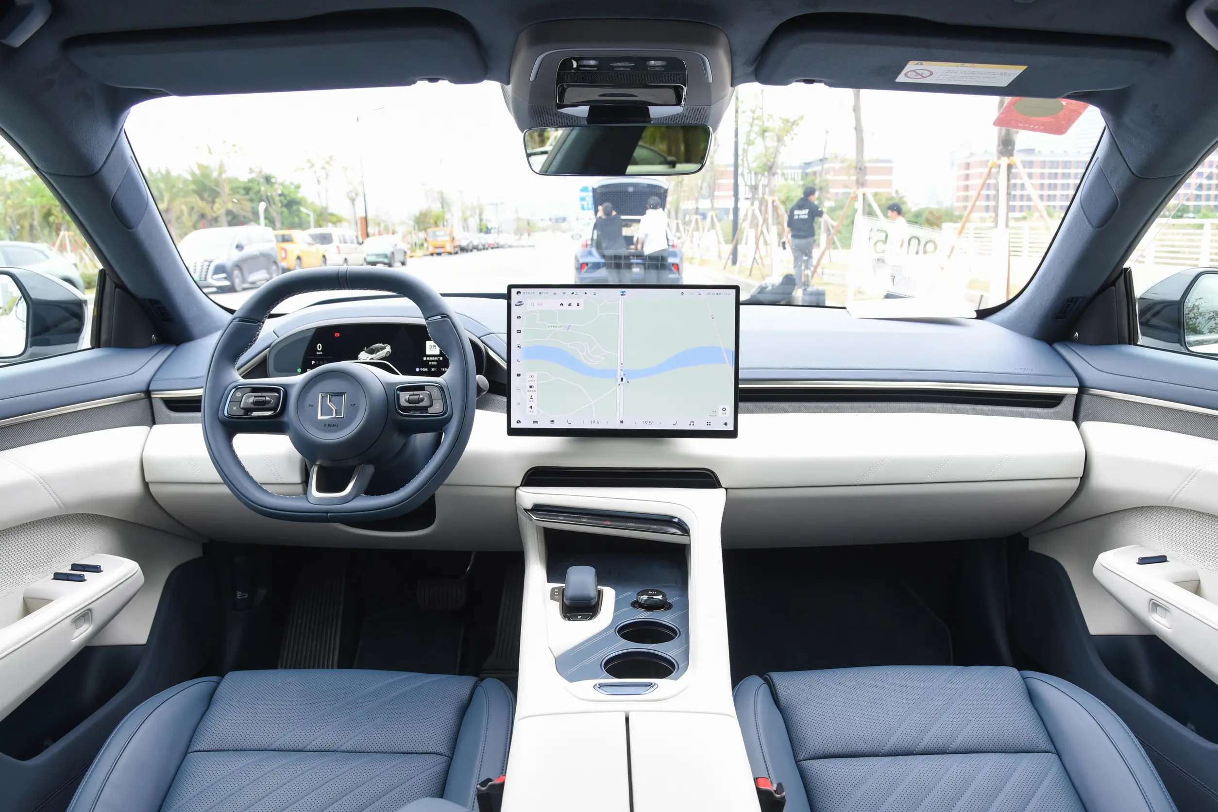 Zeekr 001 2024 interior-1