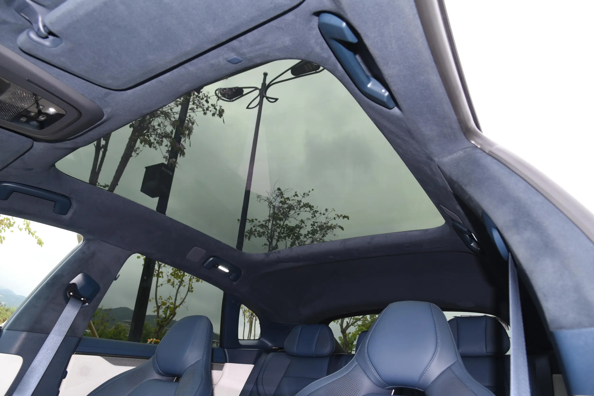 Zeekr 001 2024 space-3