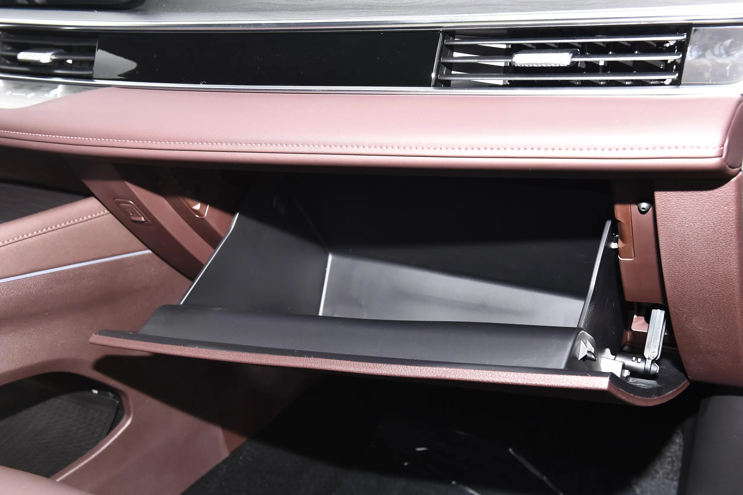 Chery Tiggo 8 PLUS 2024 interior-4