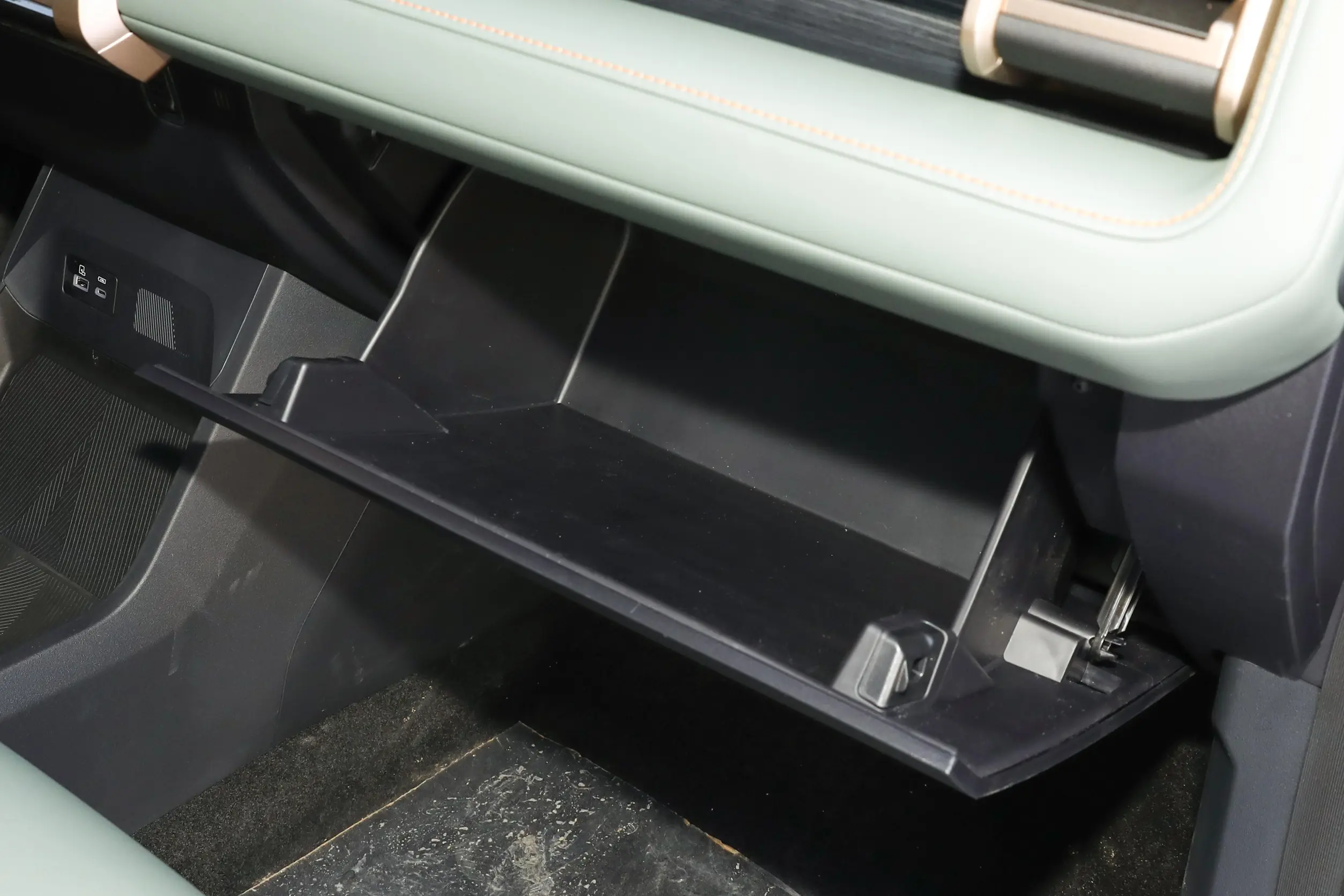 Chery iCAR 03 2024 interior-4