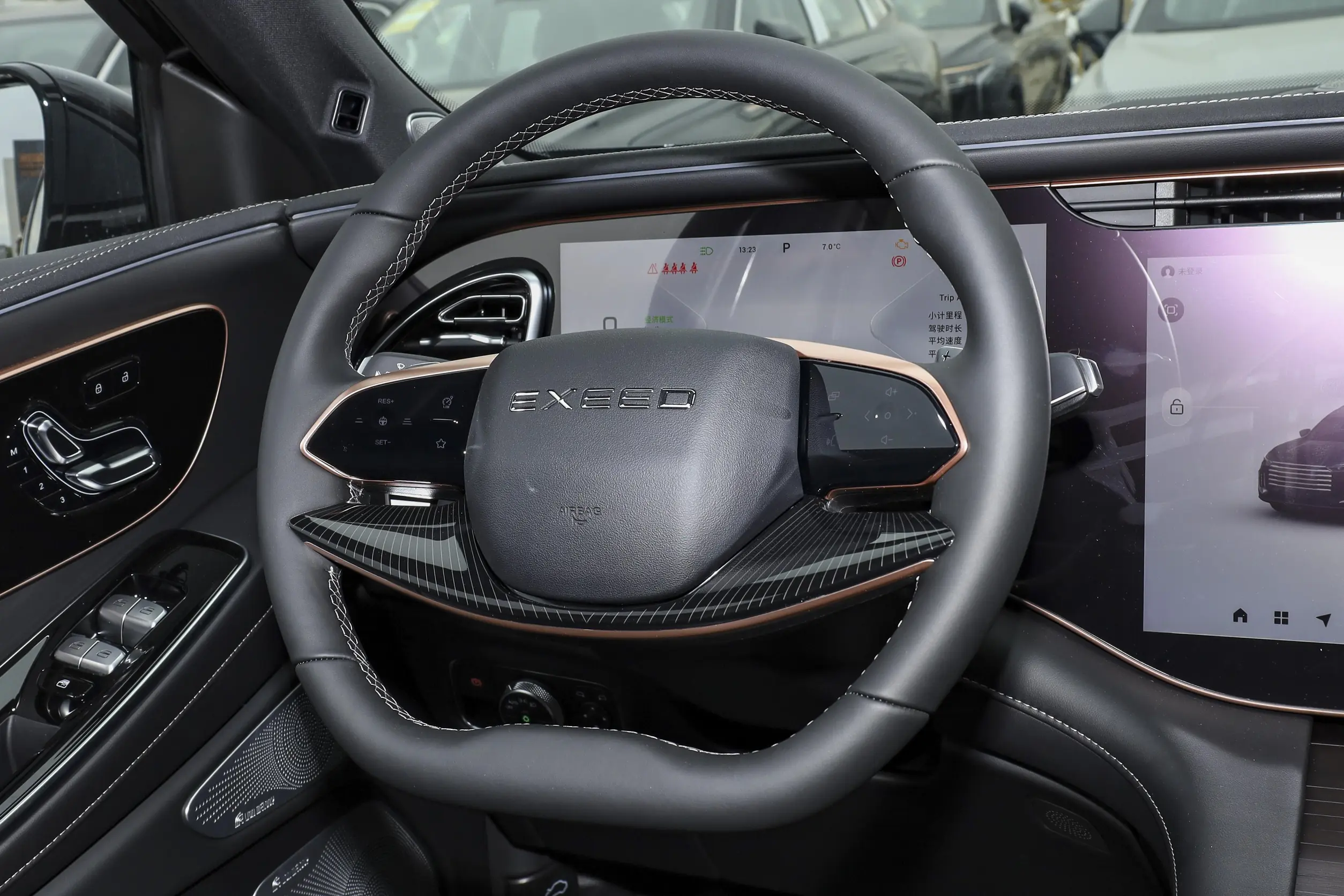 EXEED VX 2024 interior-2