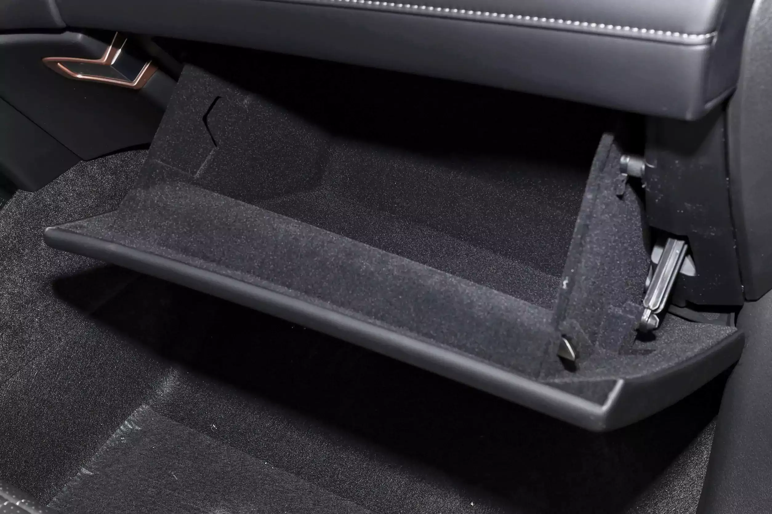 EXEED VX 2024 interior-4