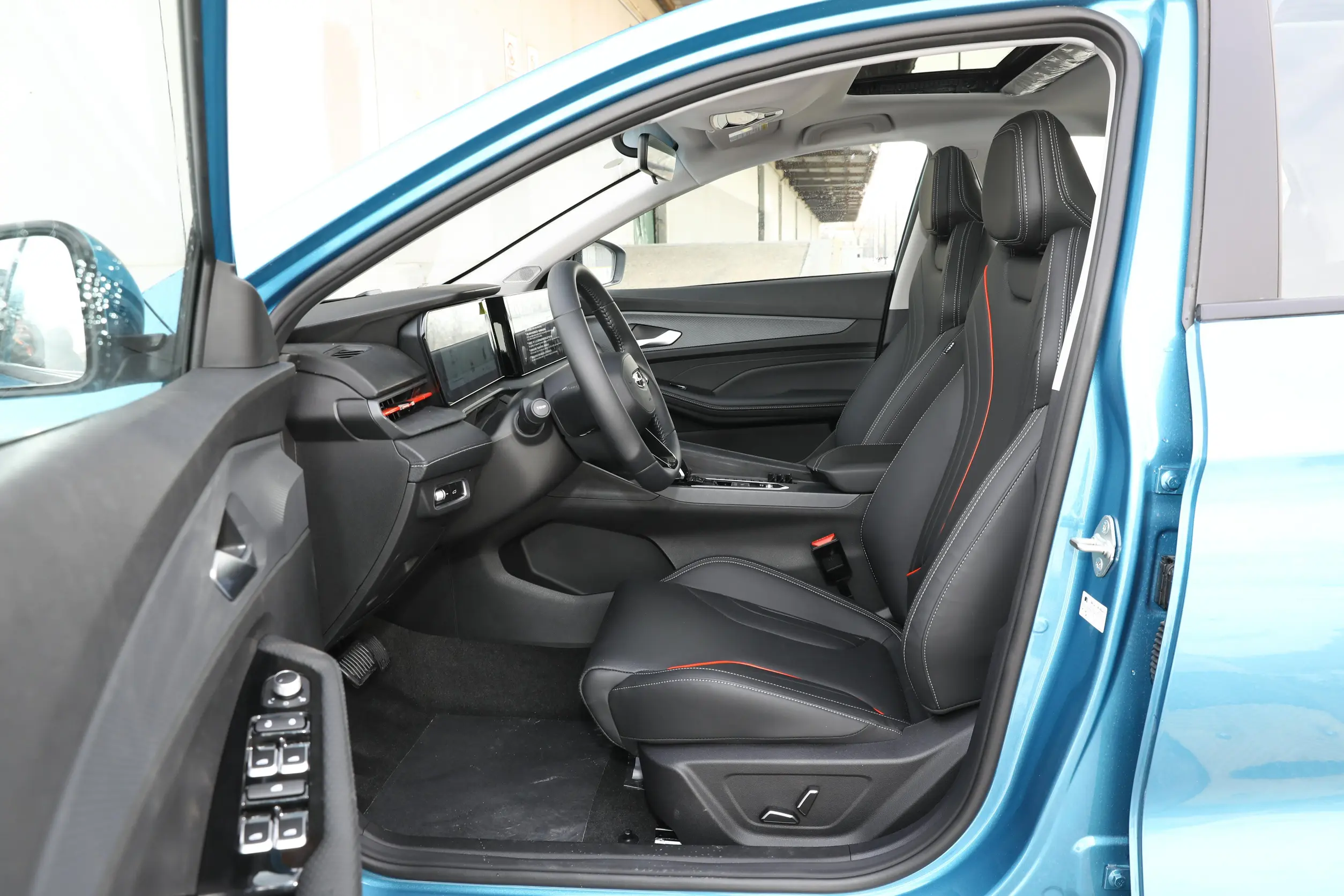 Geely Binray 2024 space-1